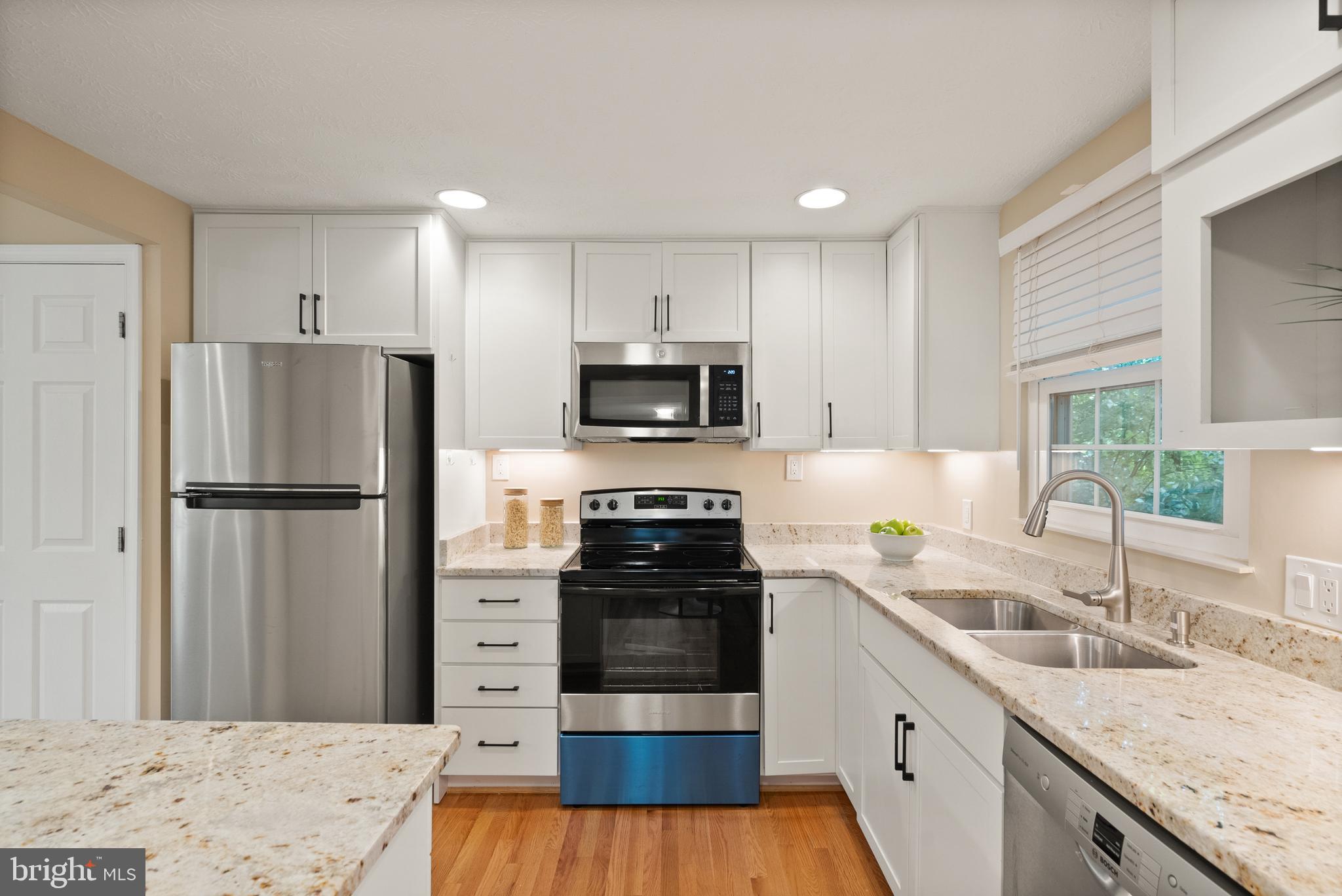 FIVE OAKS PLACE - Residential