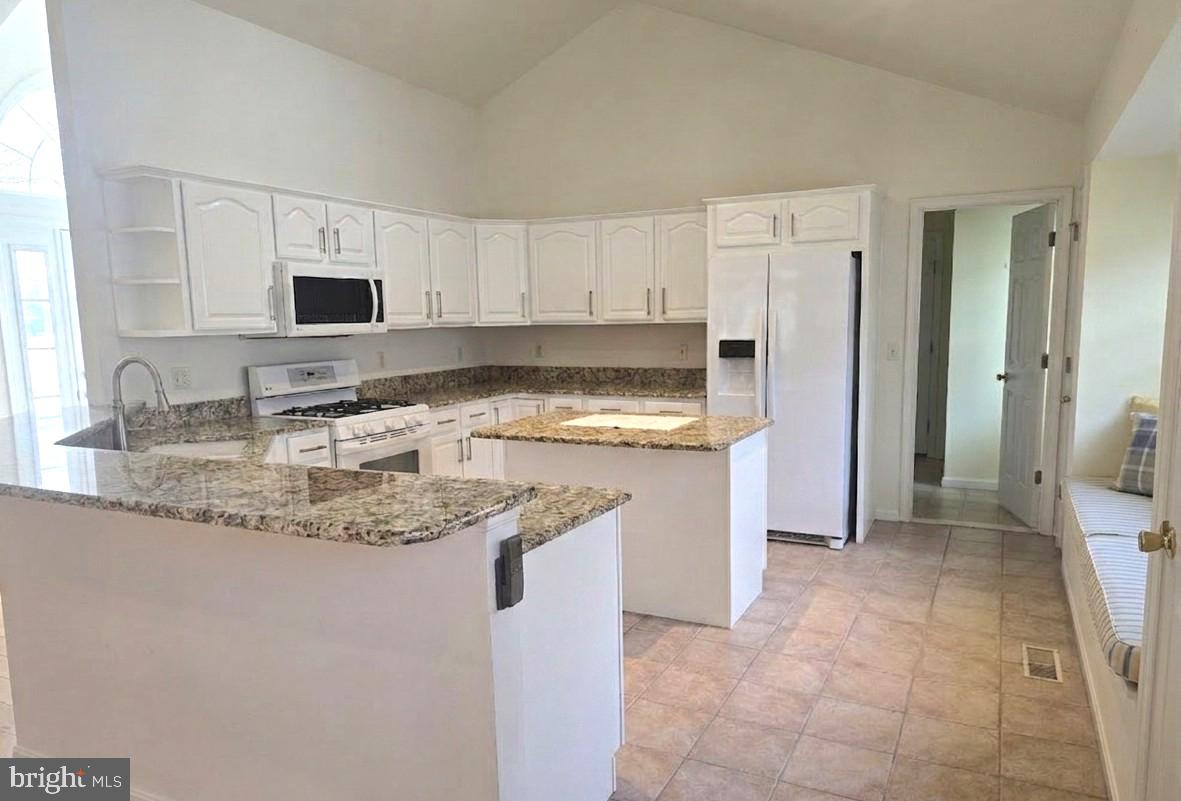 SALT POND - Residential