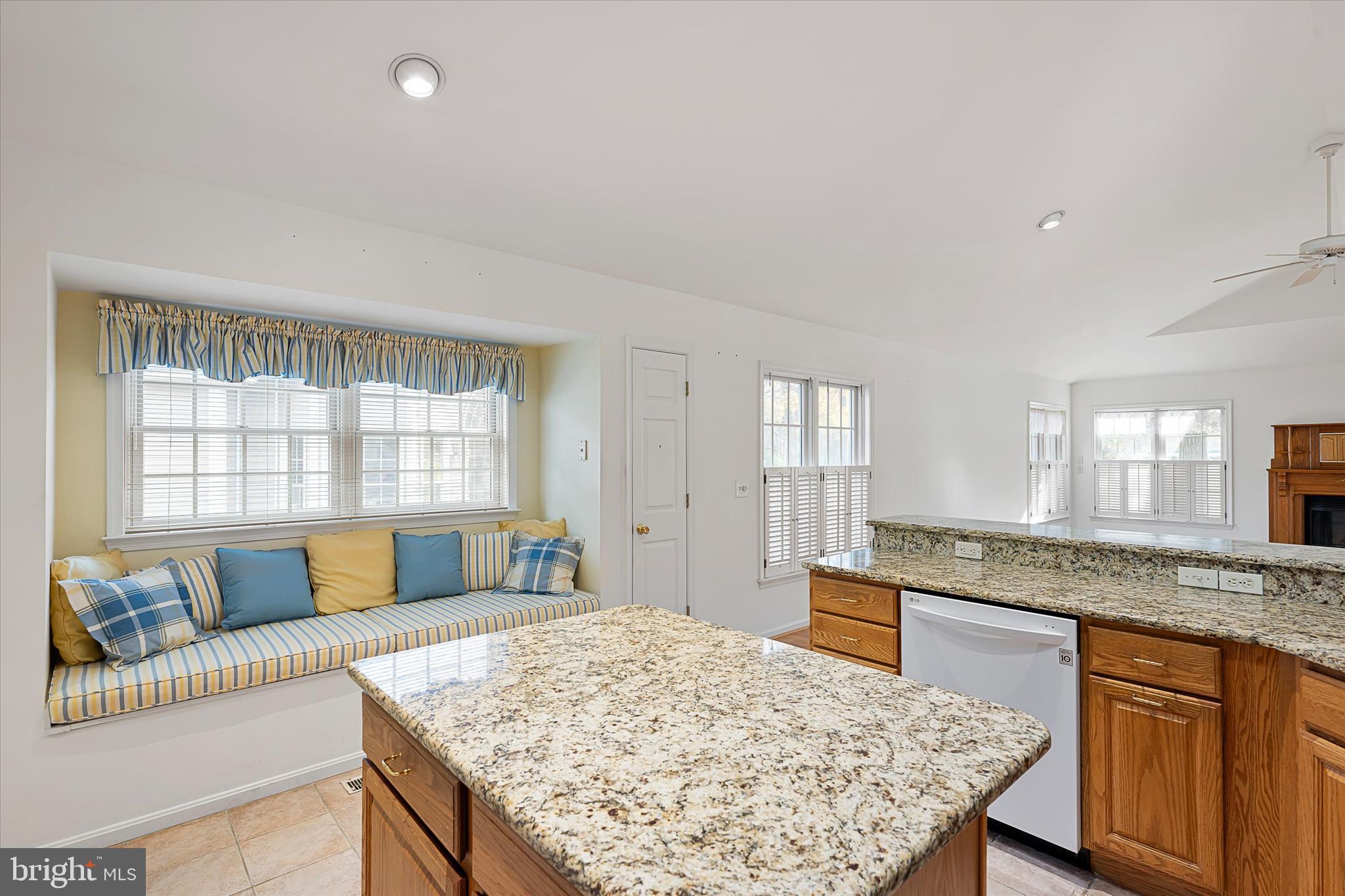 SALT POND - Residential