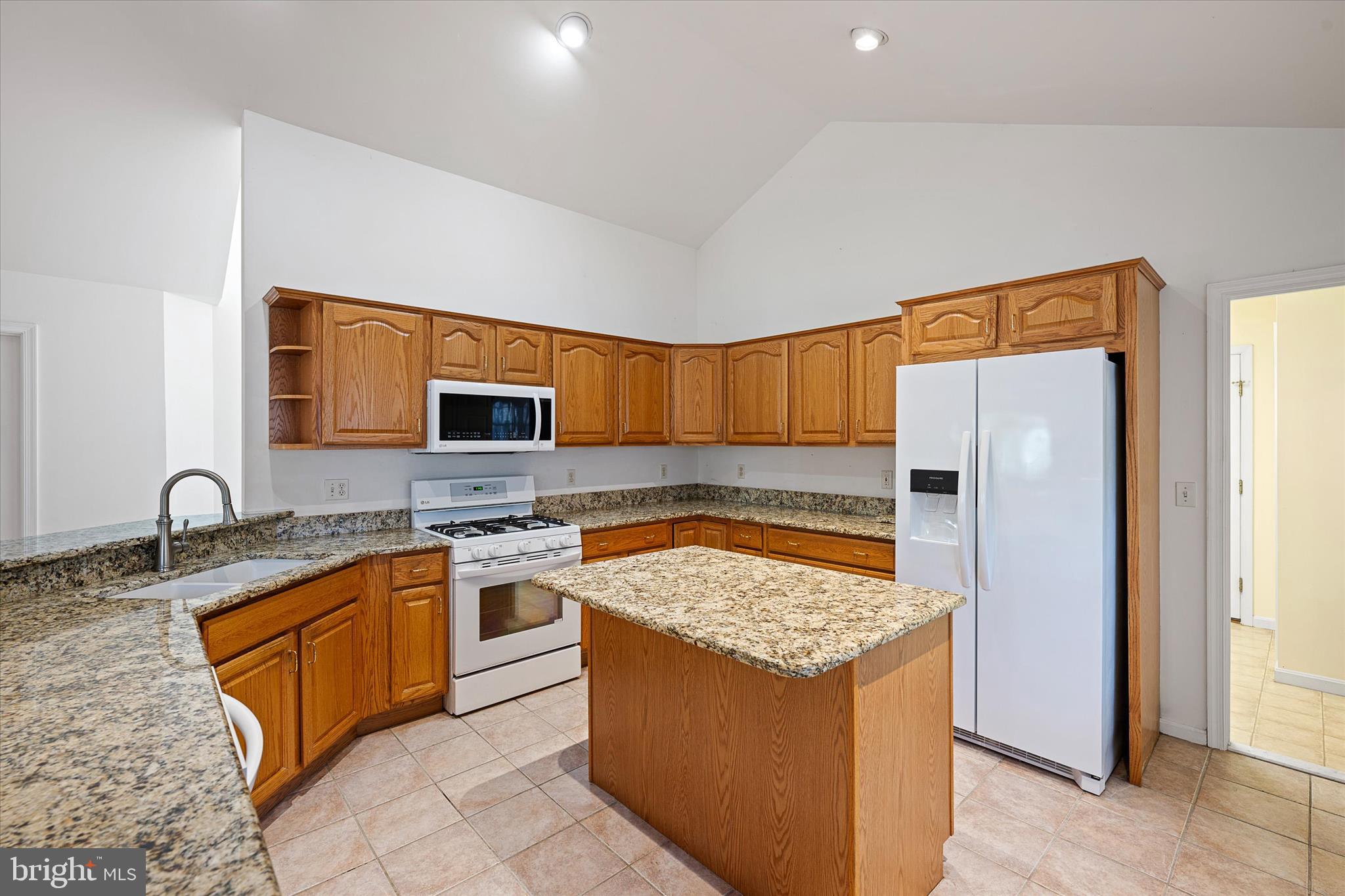 SALT POND - Residential