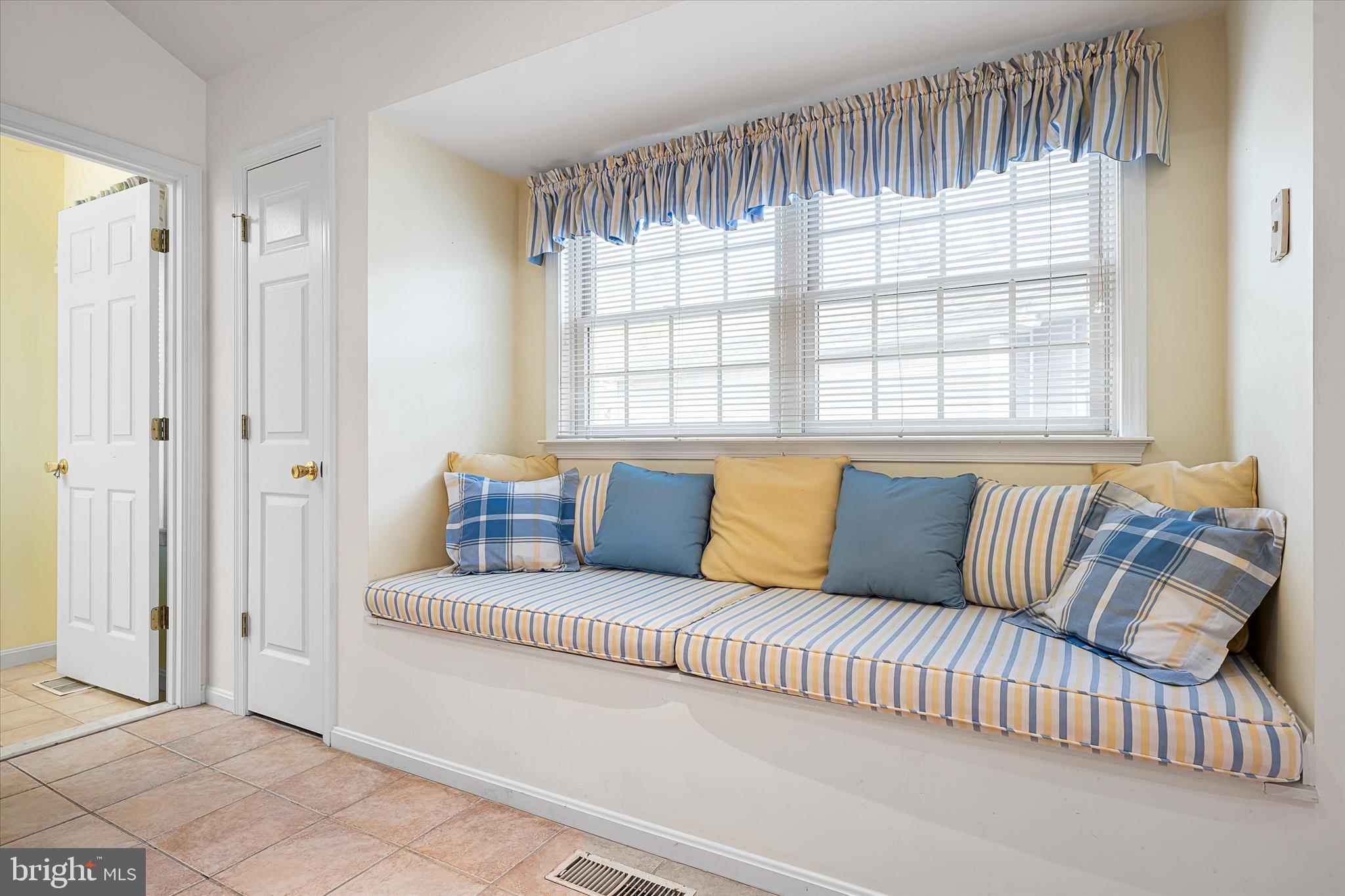 SALT POND - Residential