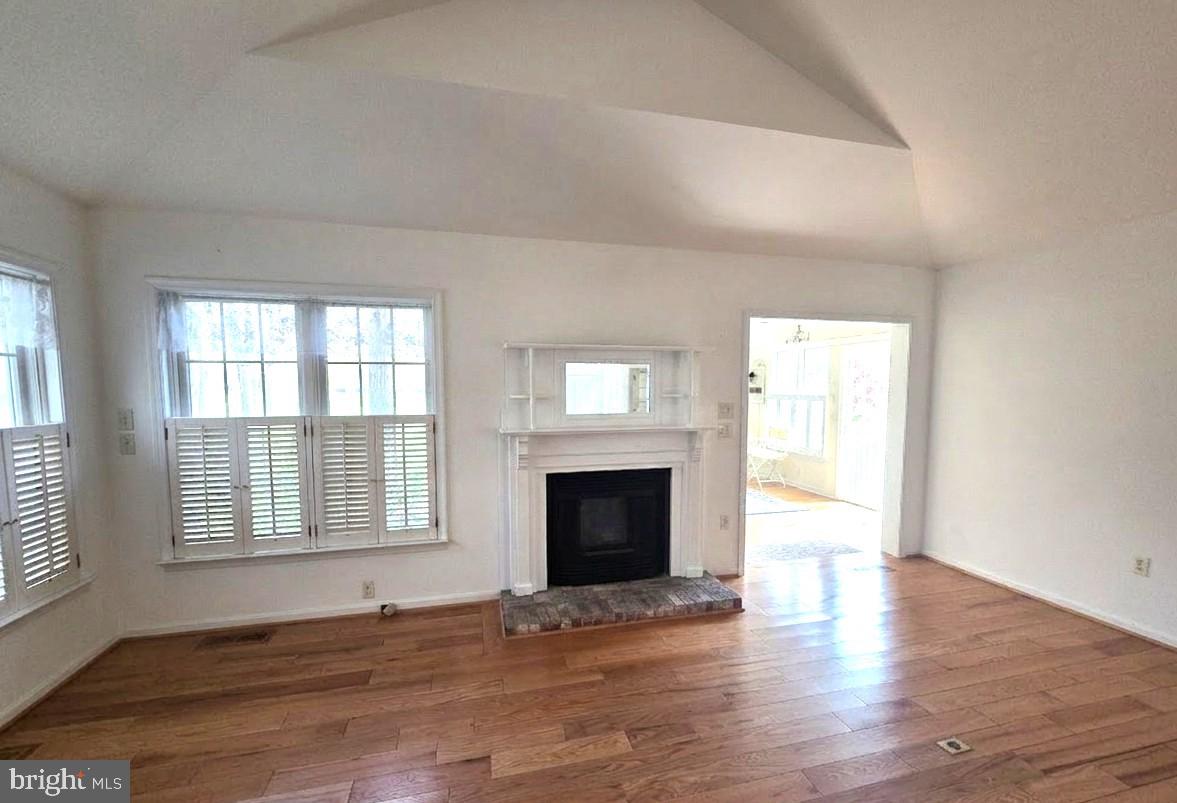 SALT POND - Residential