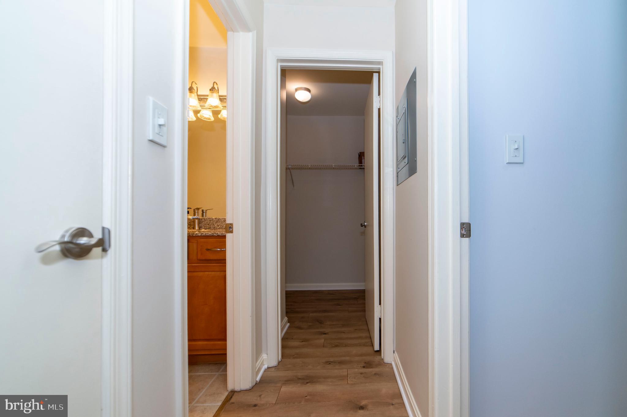 FOUR WINDS AT OAKTON - Residential