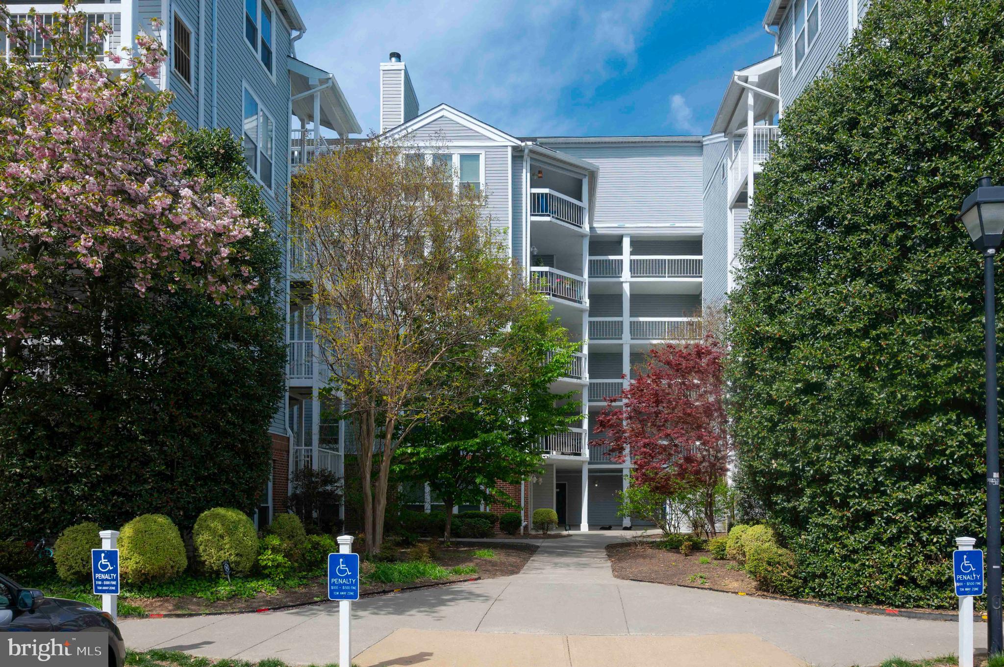 FOUR WINDS AT OAKTON - Residential