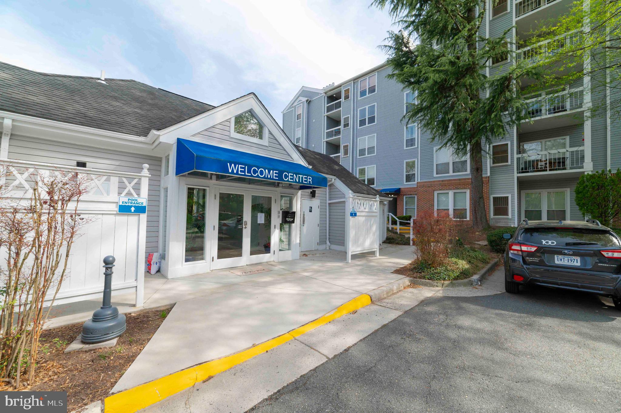 FOUR WINDS AT OAKTON - Residential