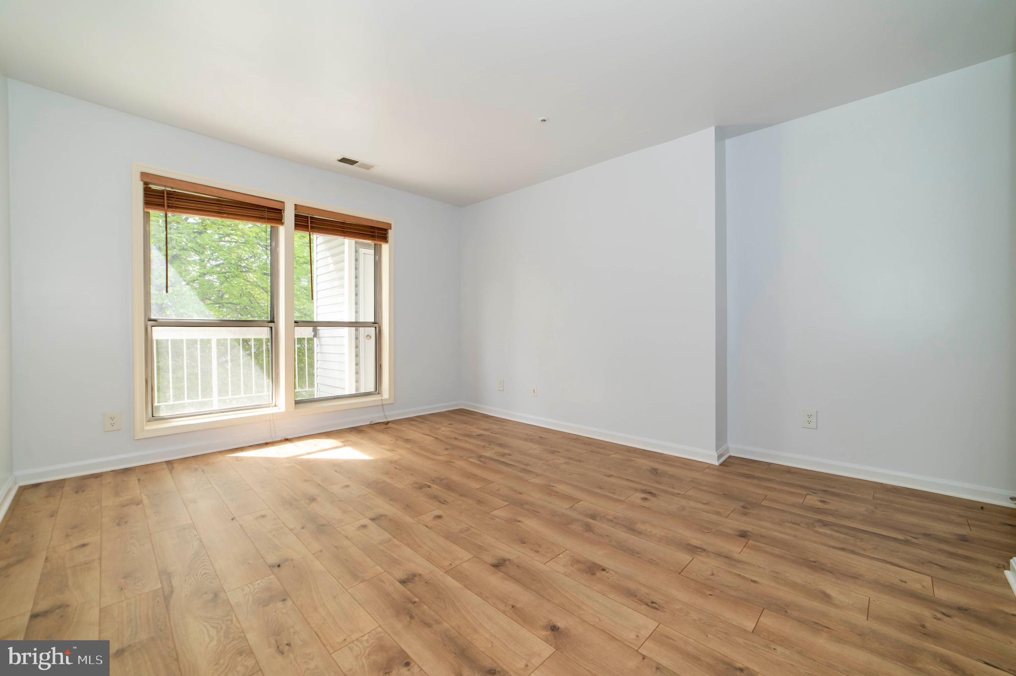 FOUR WINDS AT OAKTON - Residential