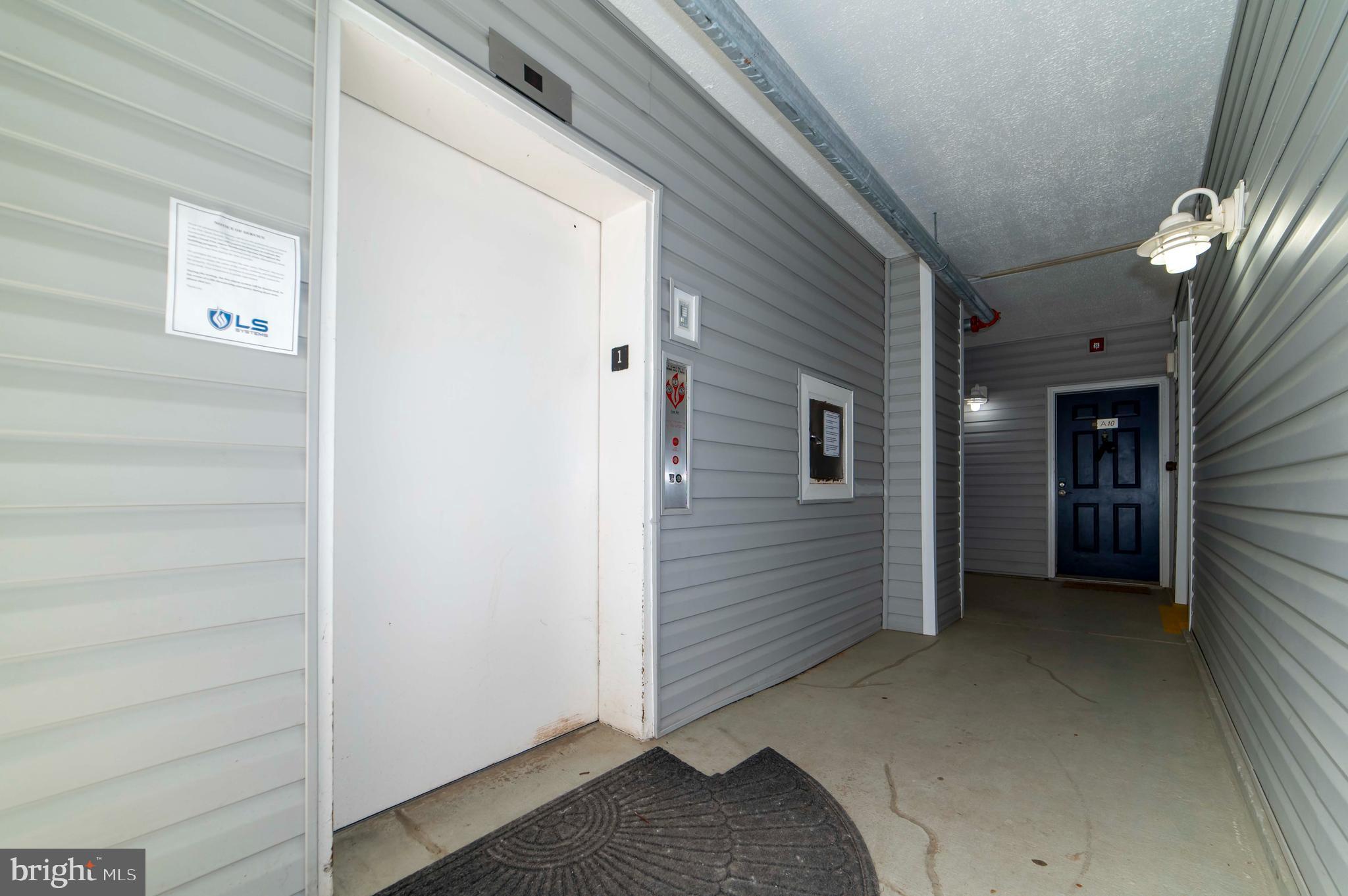 FOUR WINDS AT OAKTON - Residential