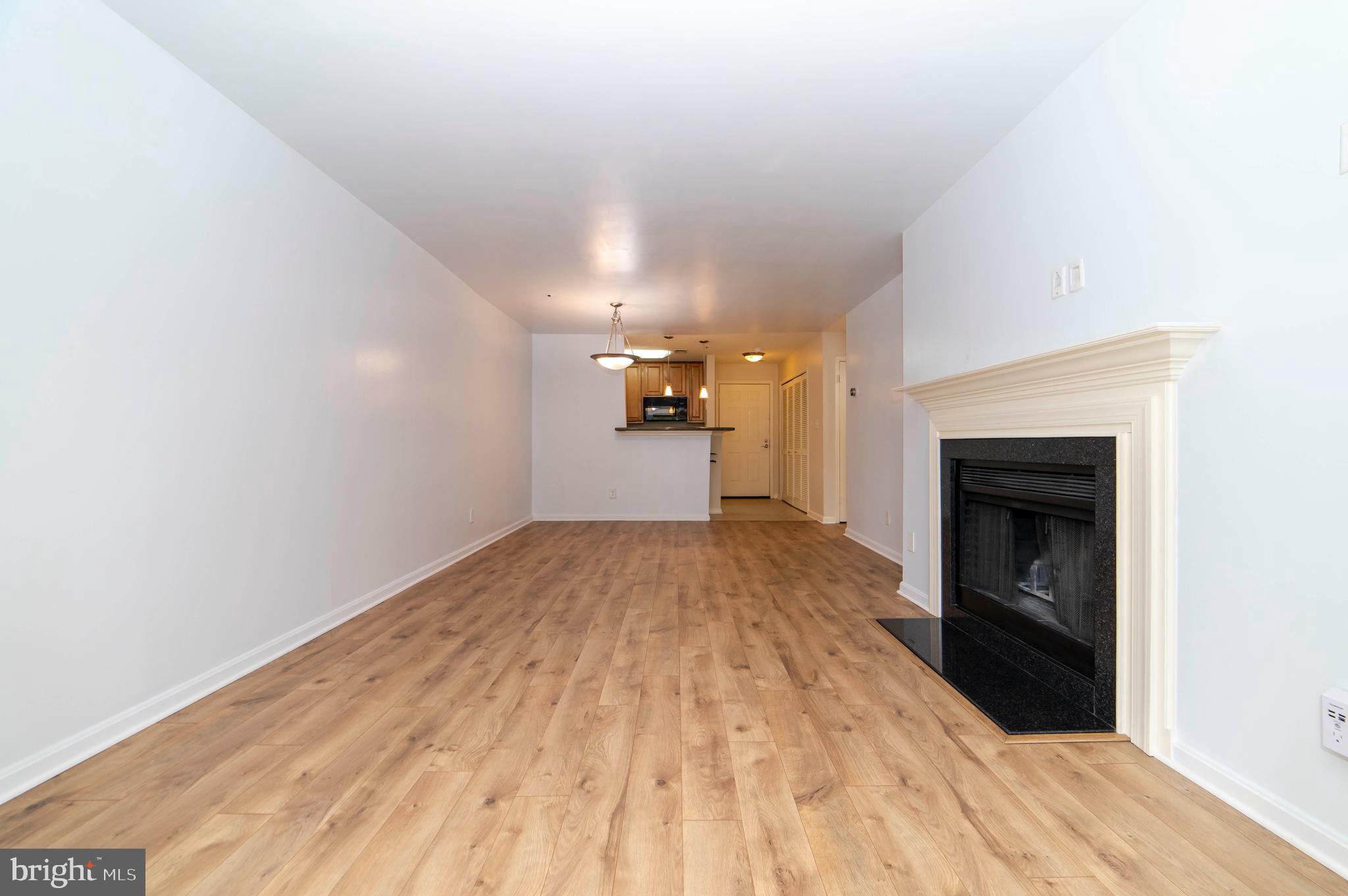 FOUR WINDS AT OAKTON - Residential