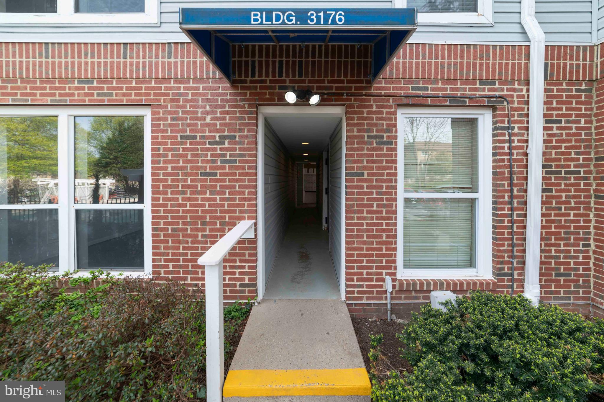 FOUR WINDS AT OAKTON - Residential