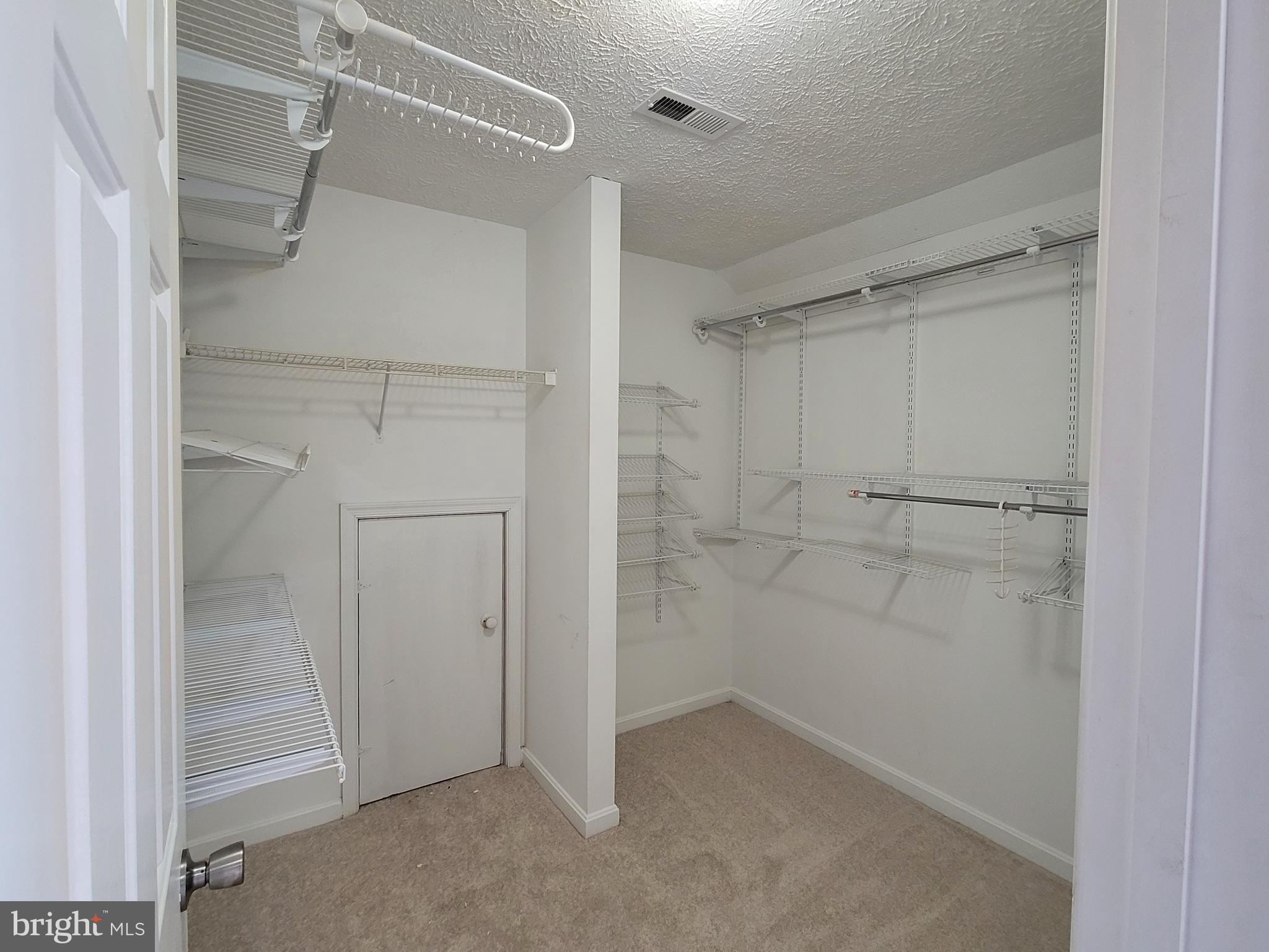 CAVALRY RIDGE - Residential