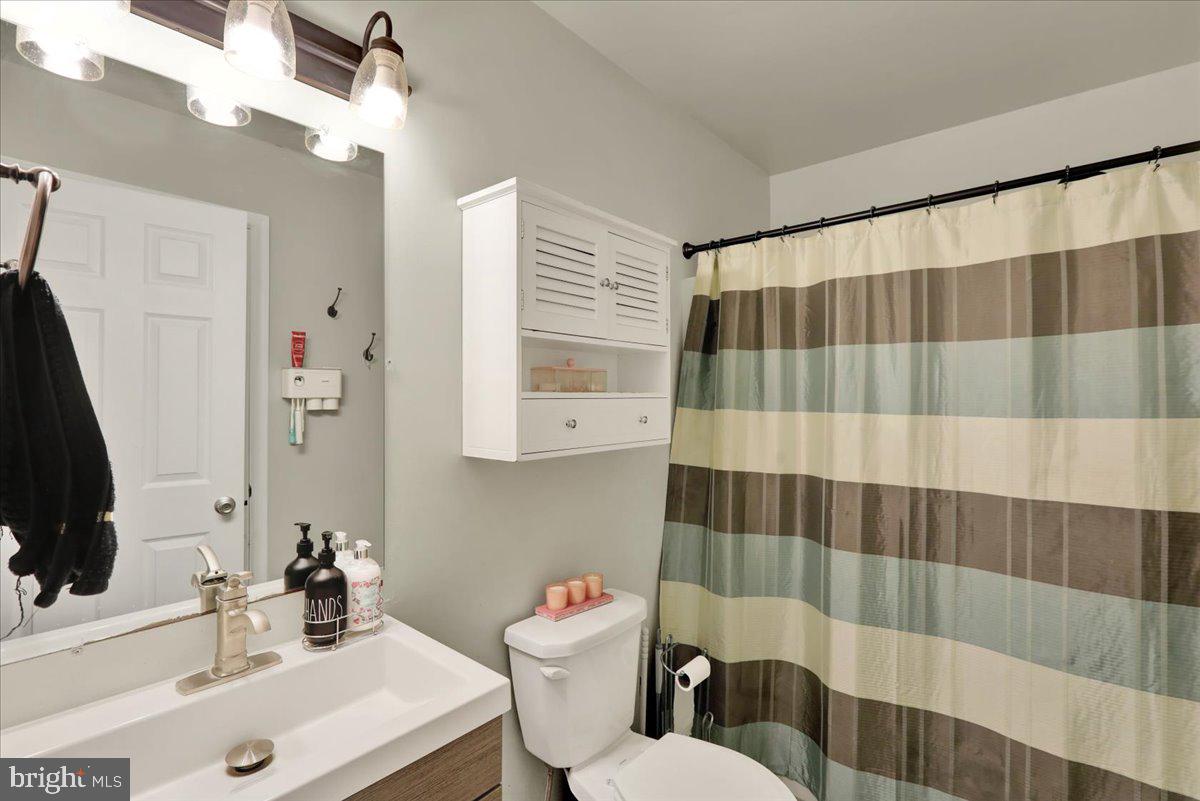 HEATHER KNOLL - Residential Lease