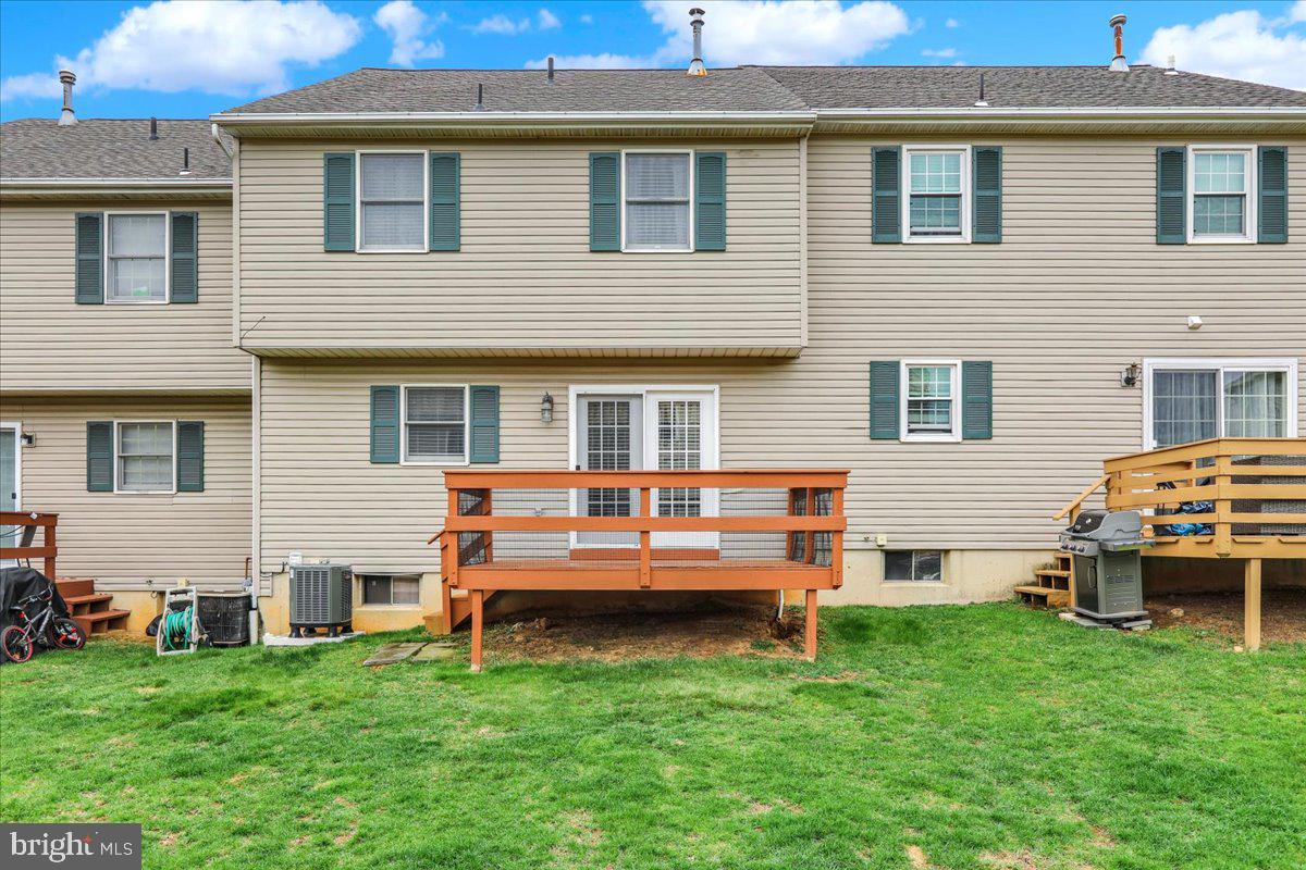 HEATHER KNOLL - Residential Lease