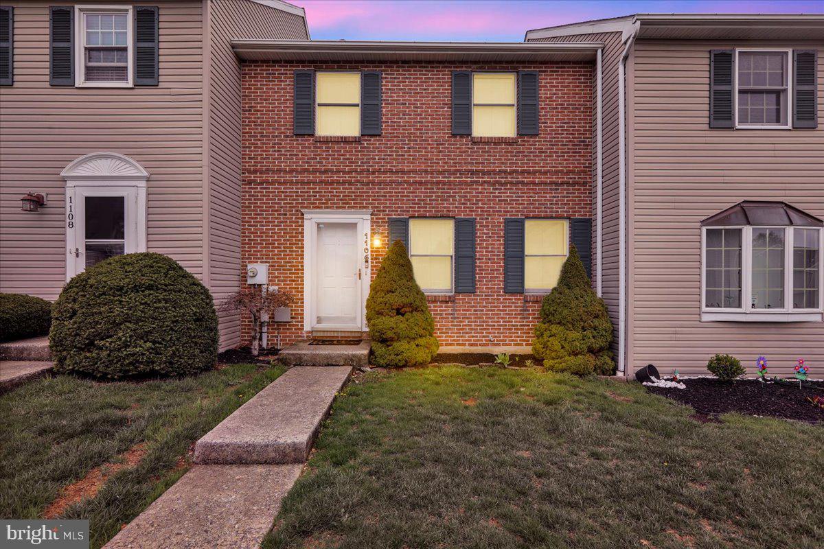 HEATHER KNOLL - Residential Lease