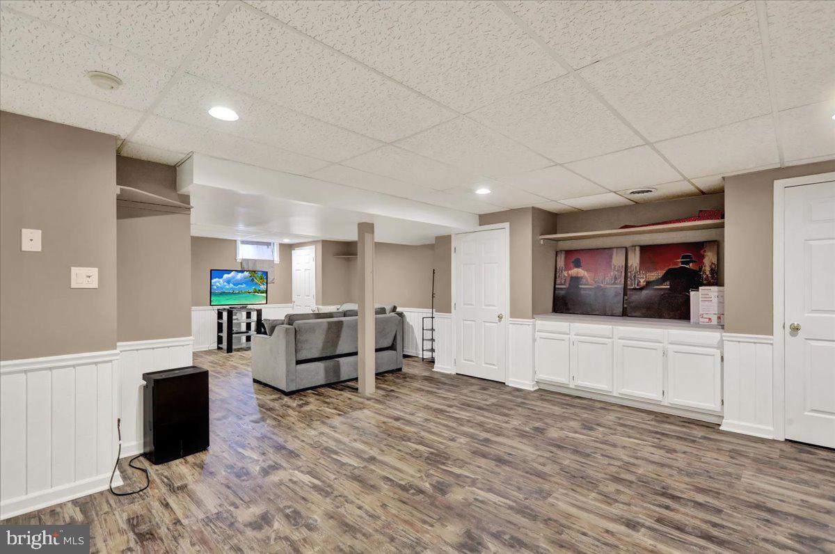 HEATHER KNOLL - Residential Lease