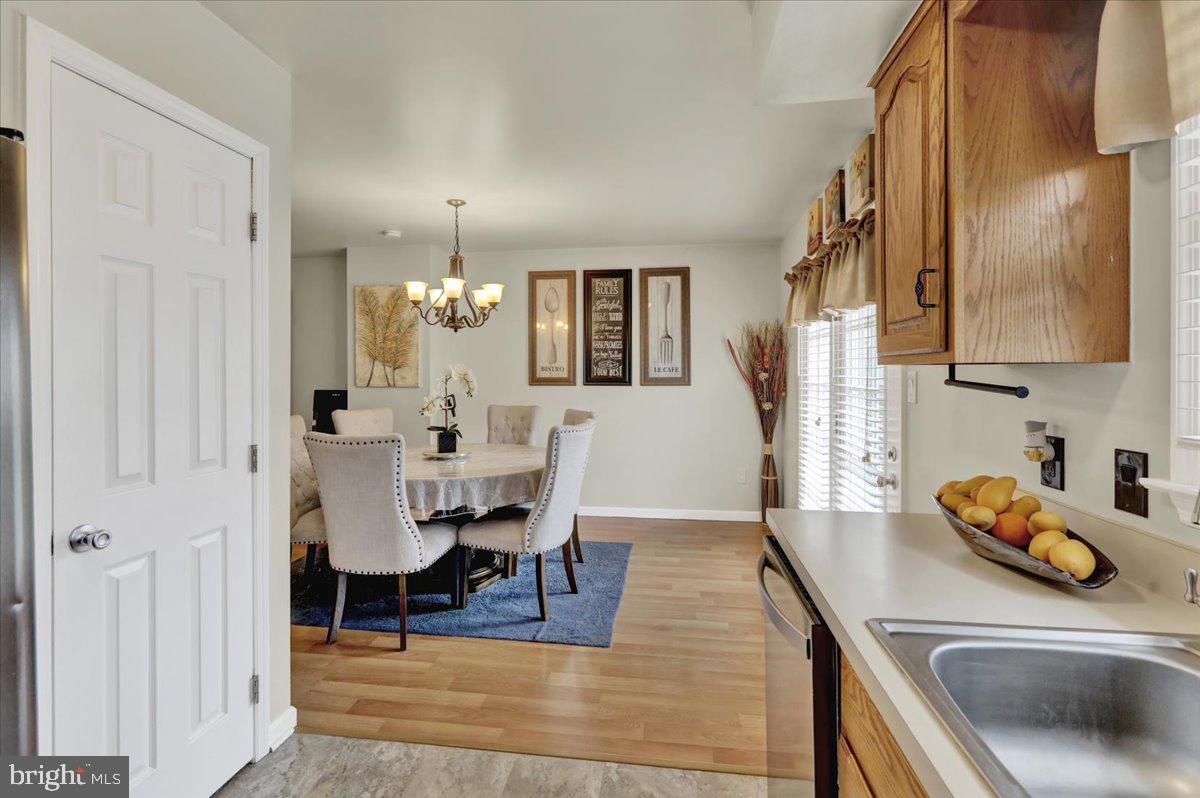 HEATHER KNOLL - Residential Lease