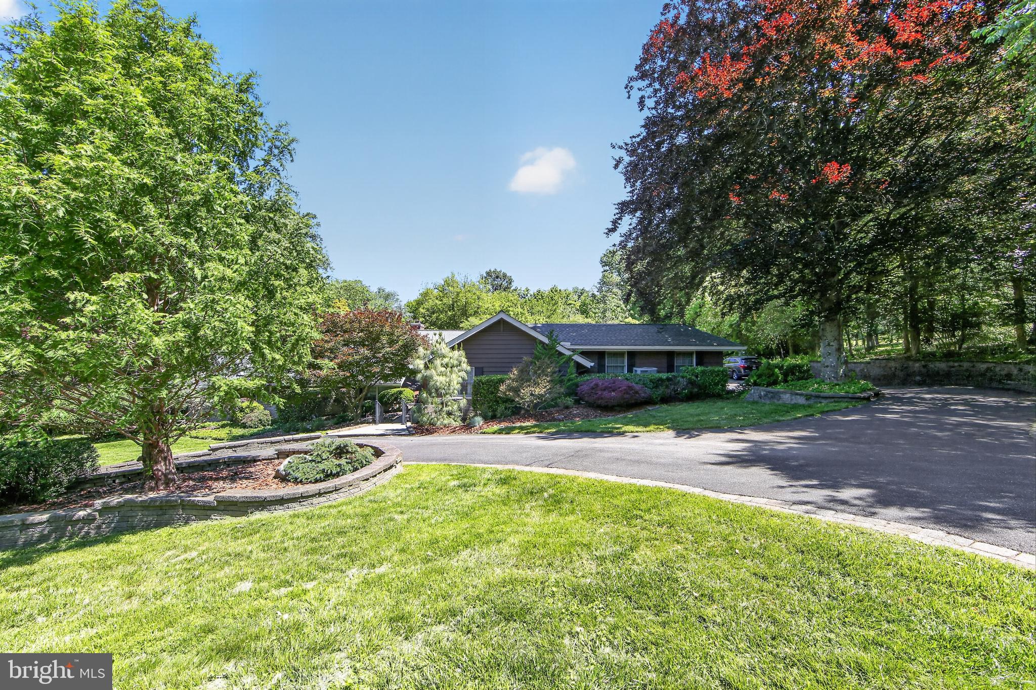 202 N SPRING VALLEY ROAD