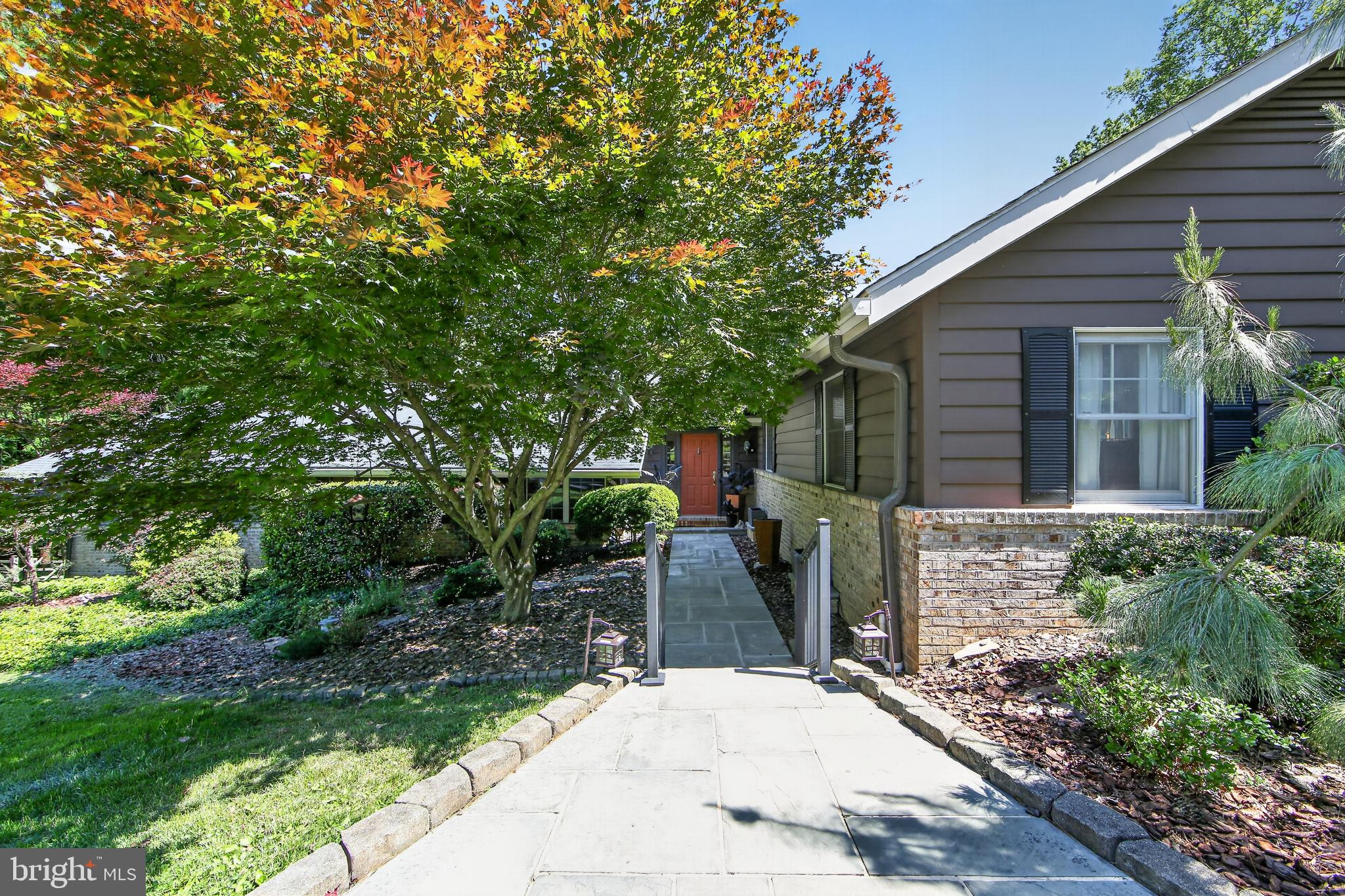 202 N SPRING VALLEY ROAD