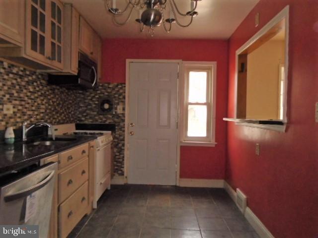 PERRING LOCH - Residential