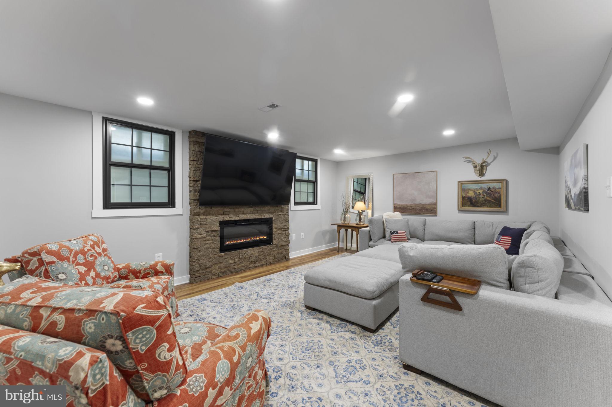 9248 NORTHEDGE DRIVE
