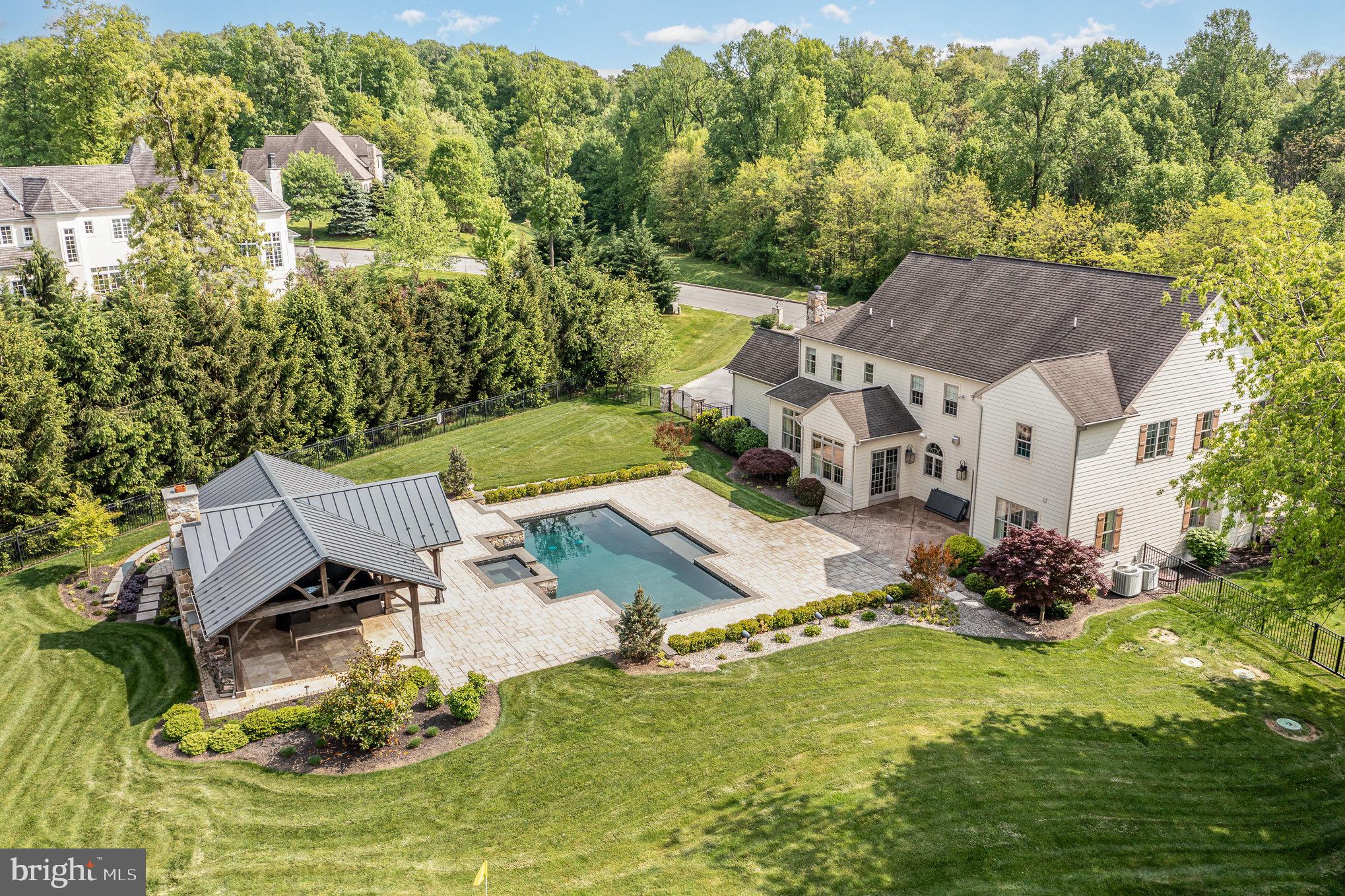 EDISON WOODS - Residential