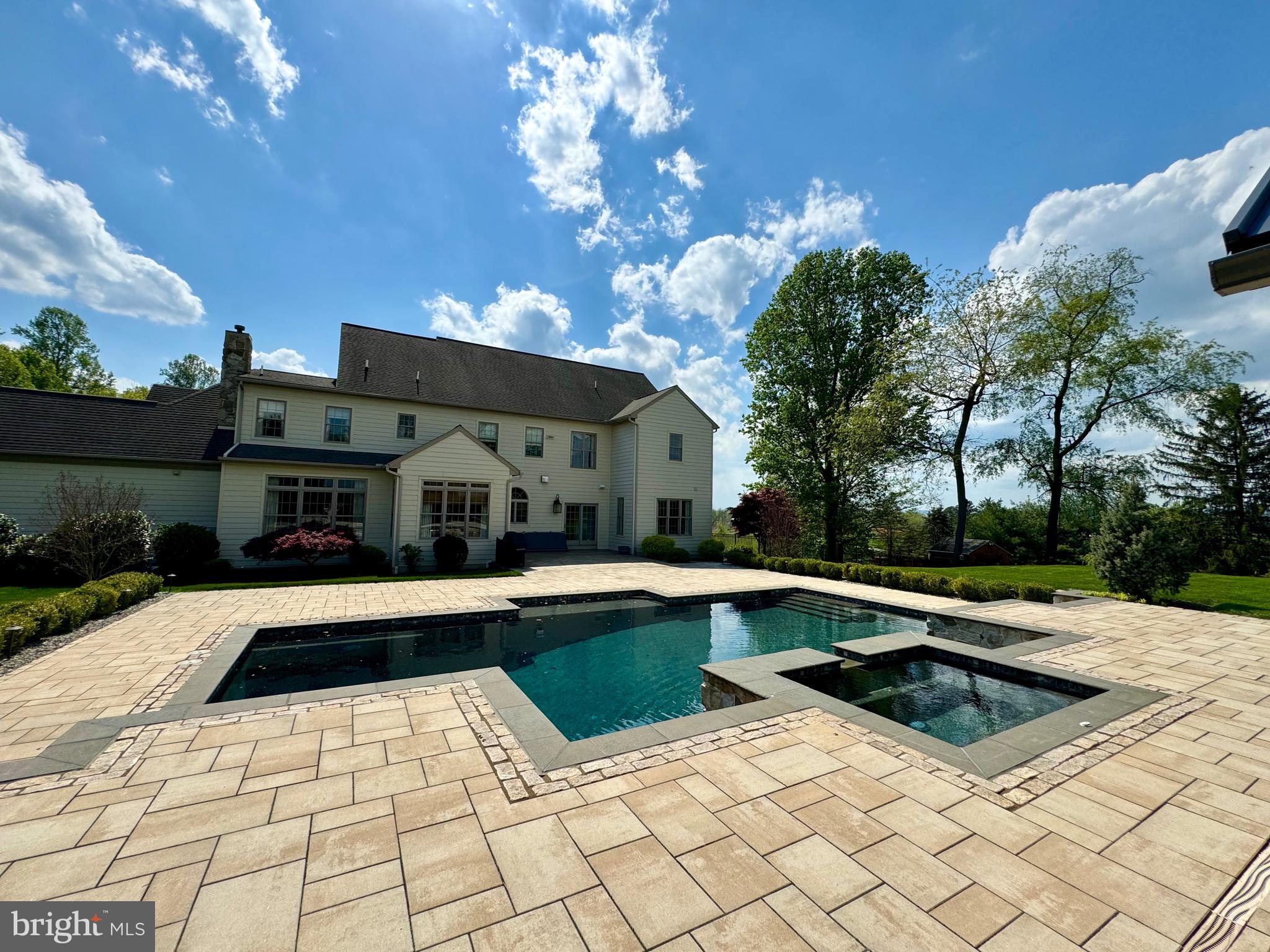 EDISON WOODS - Residential