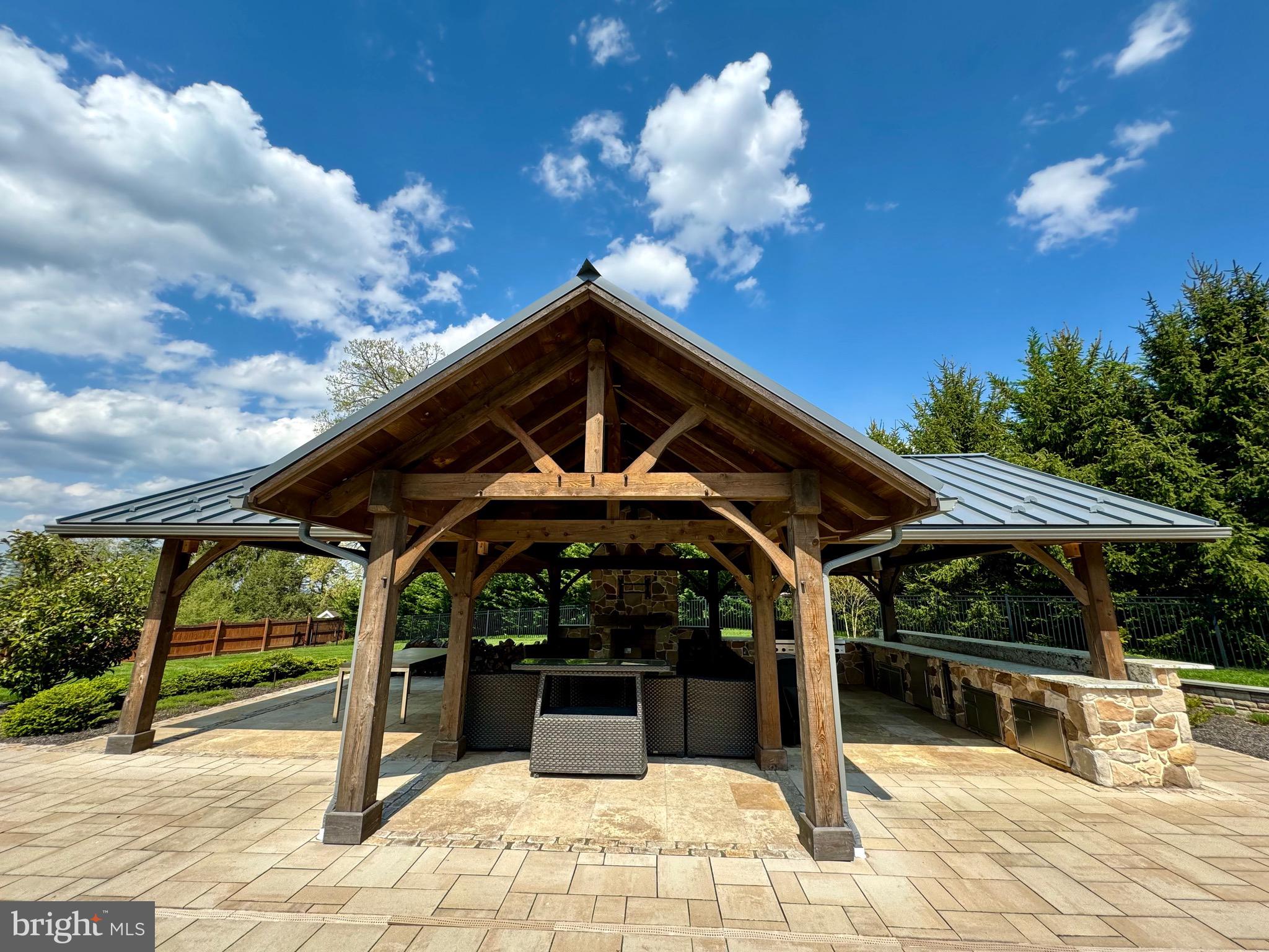 EDISON WOODS - Residential