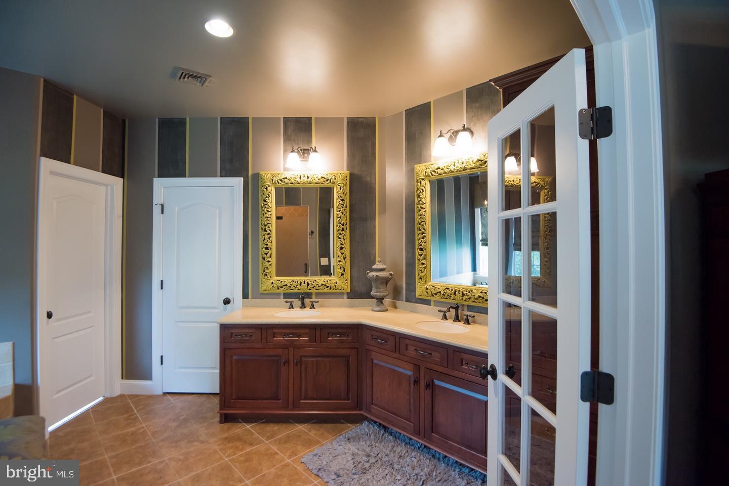 EDISON WOODS - Residential