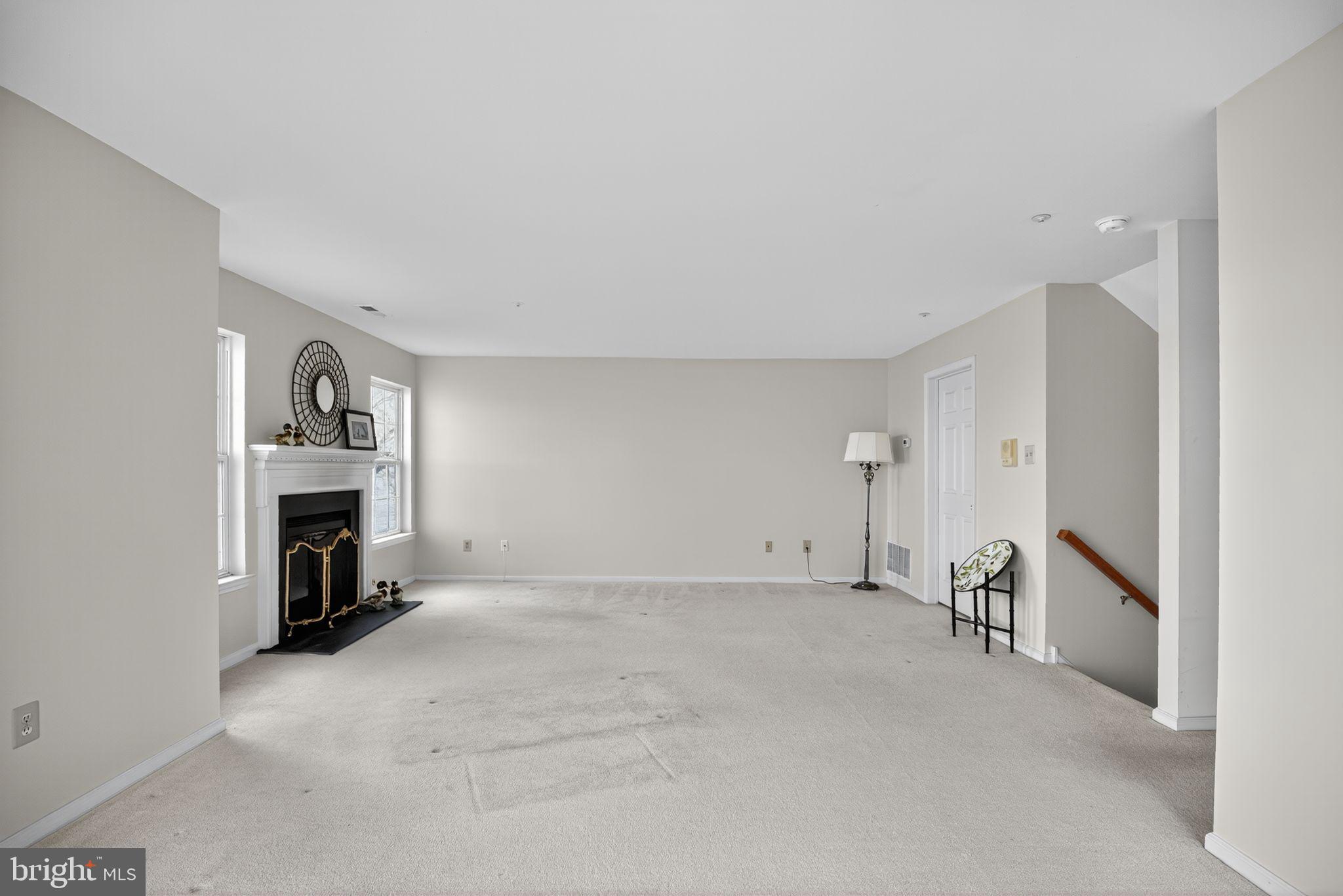 RIVERFRONT - Residential