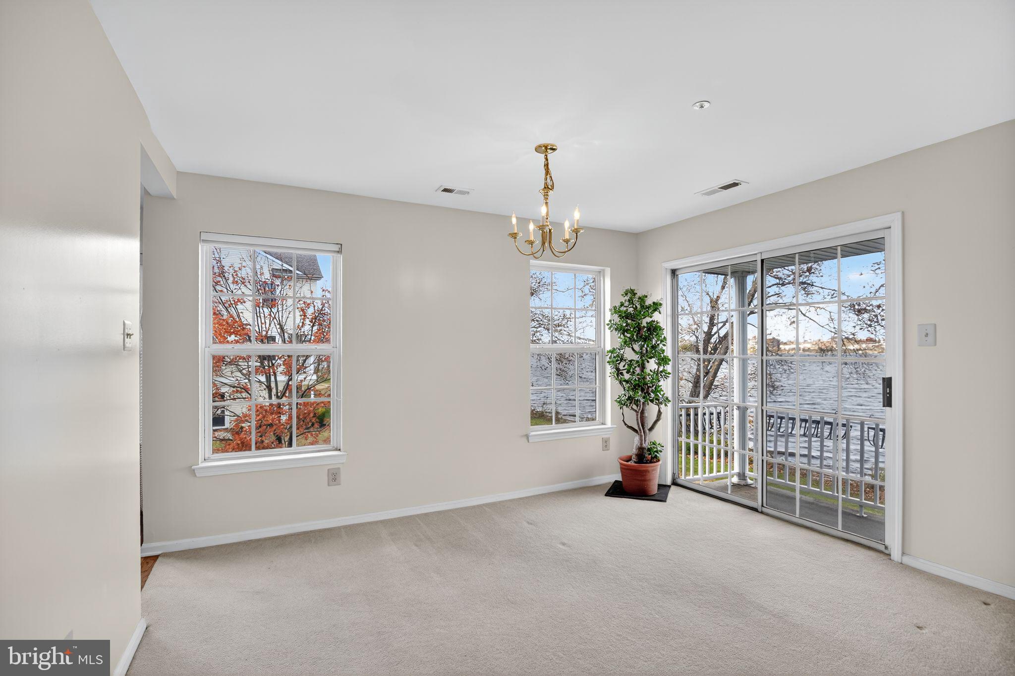 RIVERFRONT - Residential