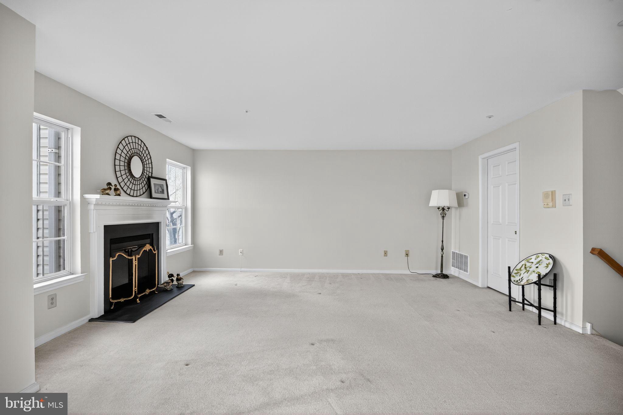 RIVERFRONT - Residential