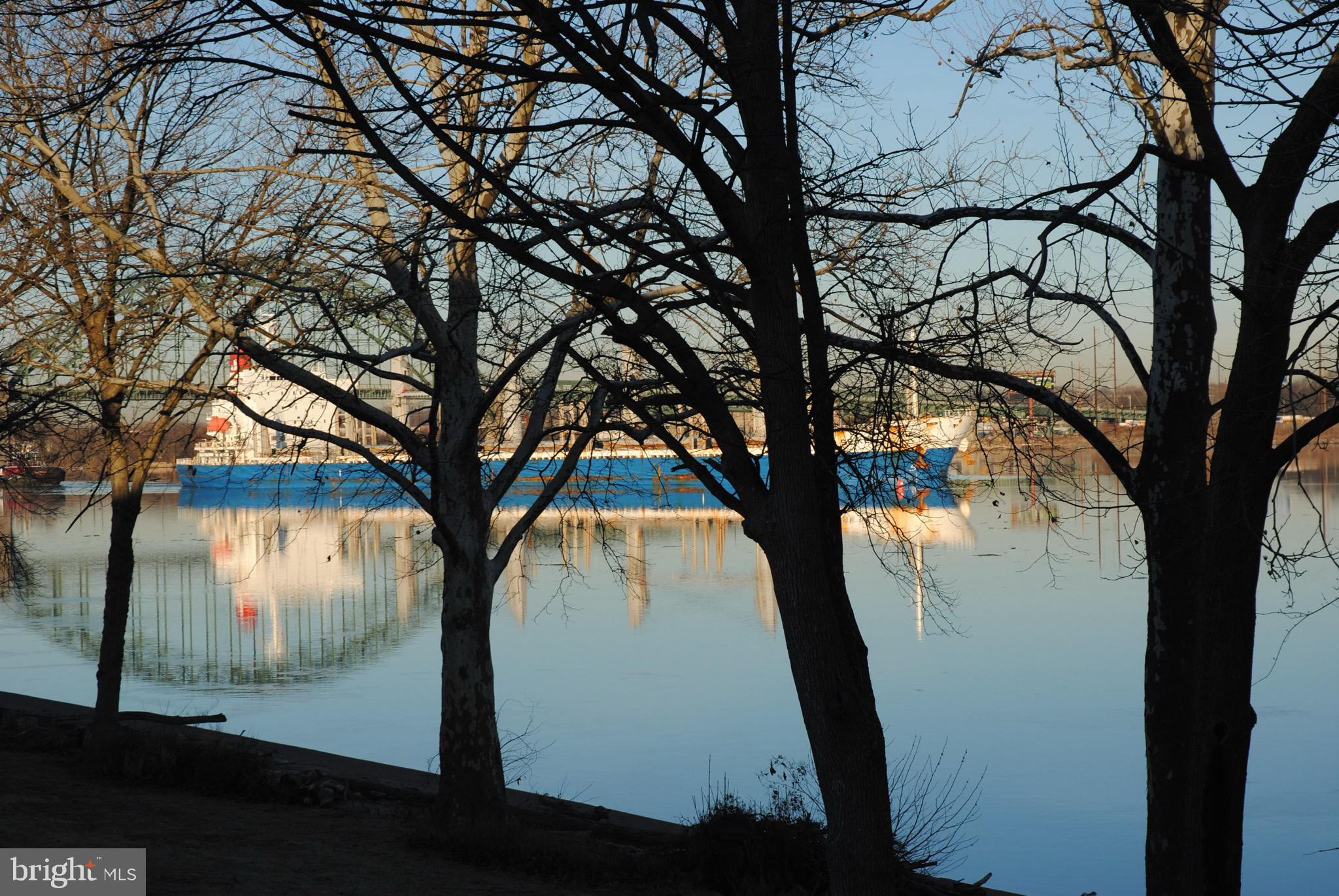 RIVERFRONT - Residential