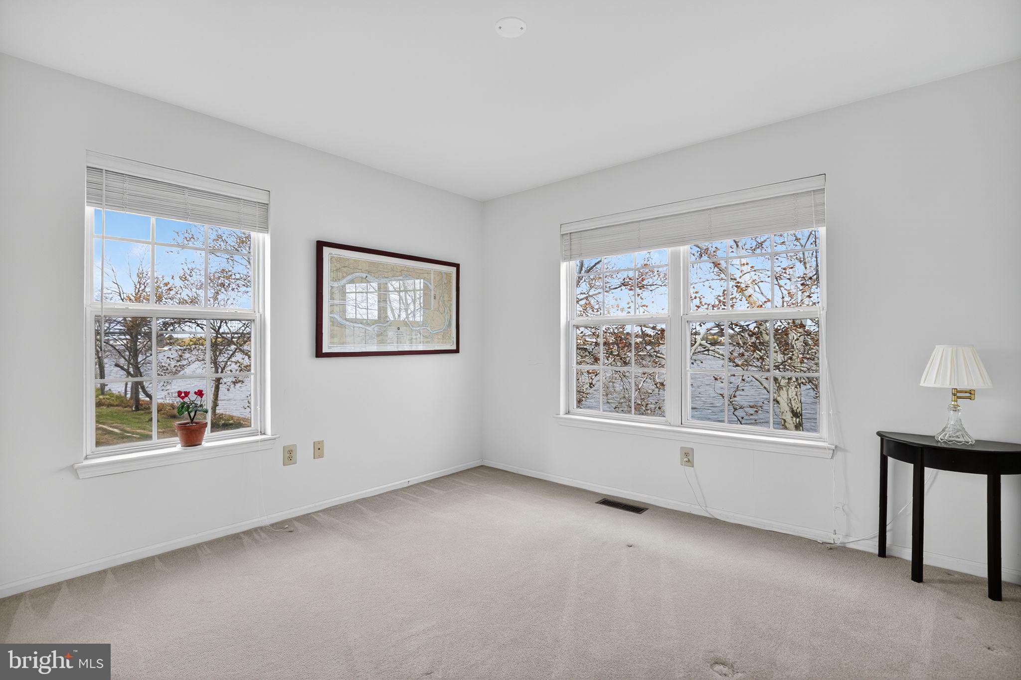 RIVERFRONT - Residential