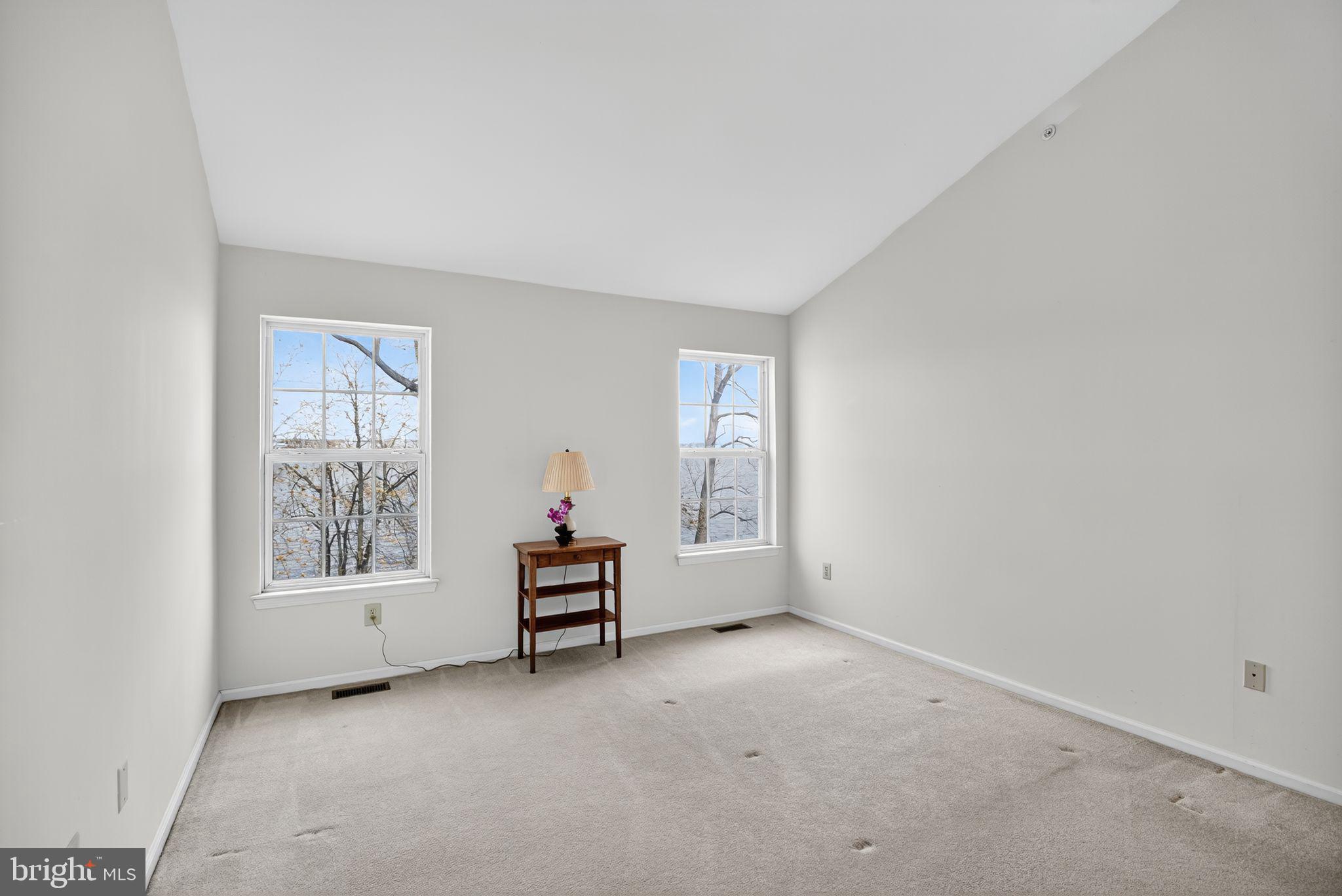 RIVERFRONT - Residential