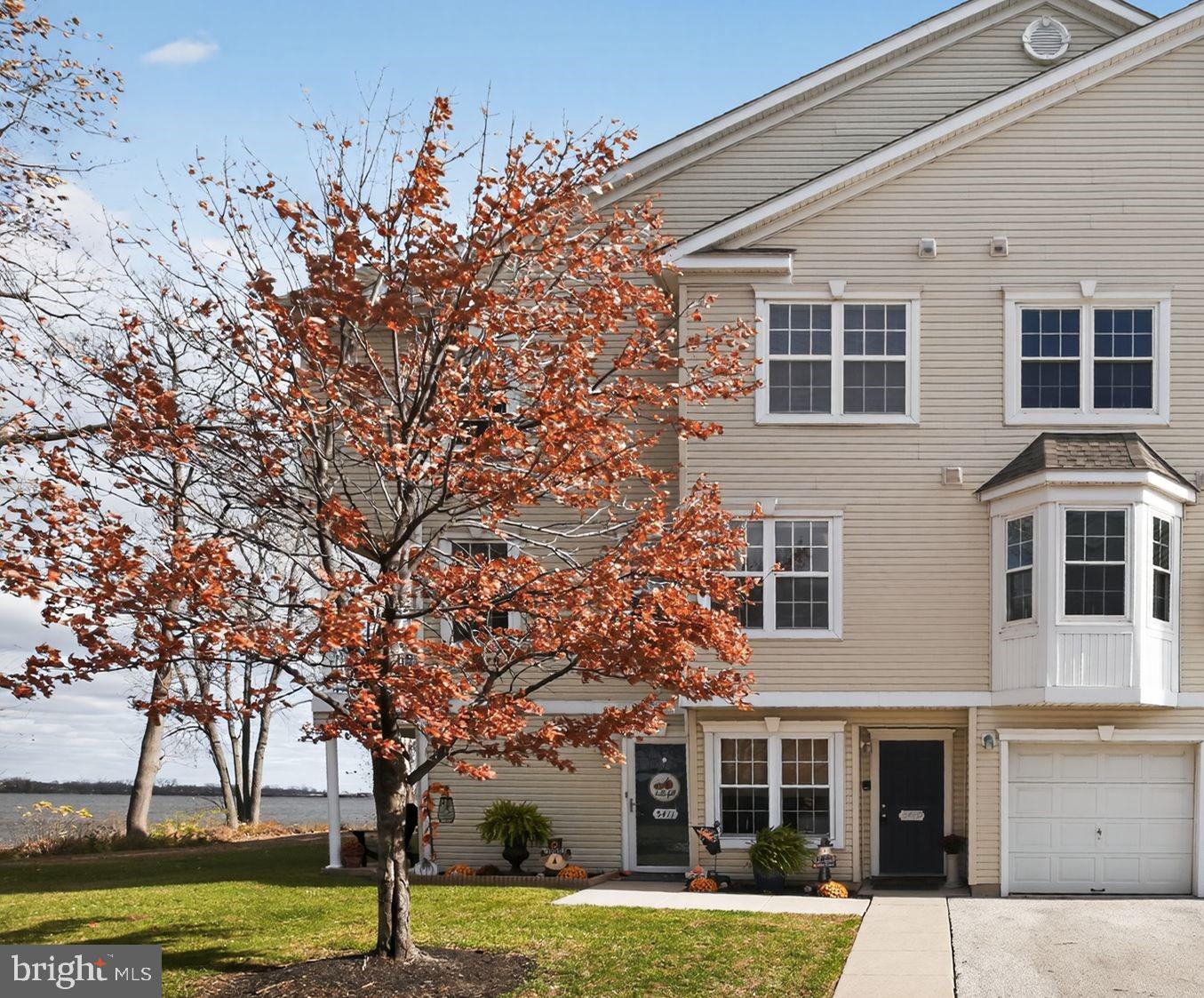 RIVERFRONT - Residential