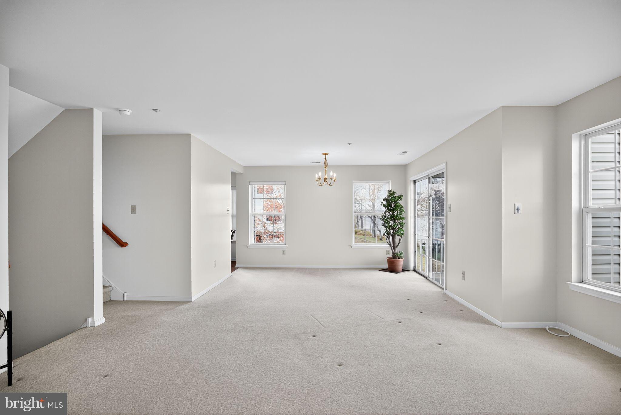 RIVERFRONT - Residential