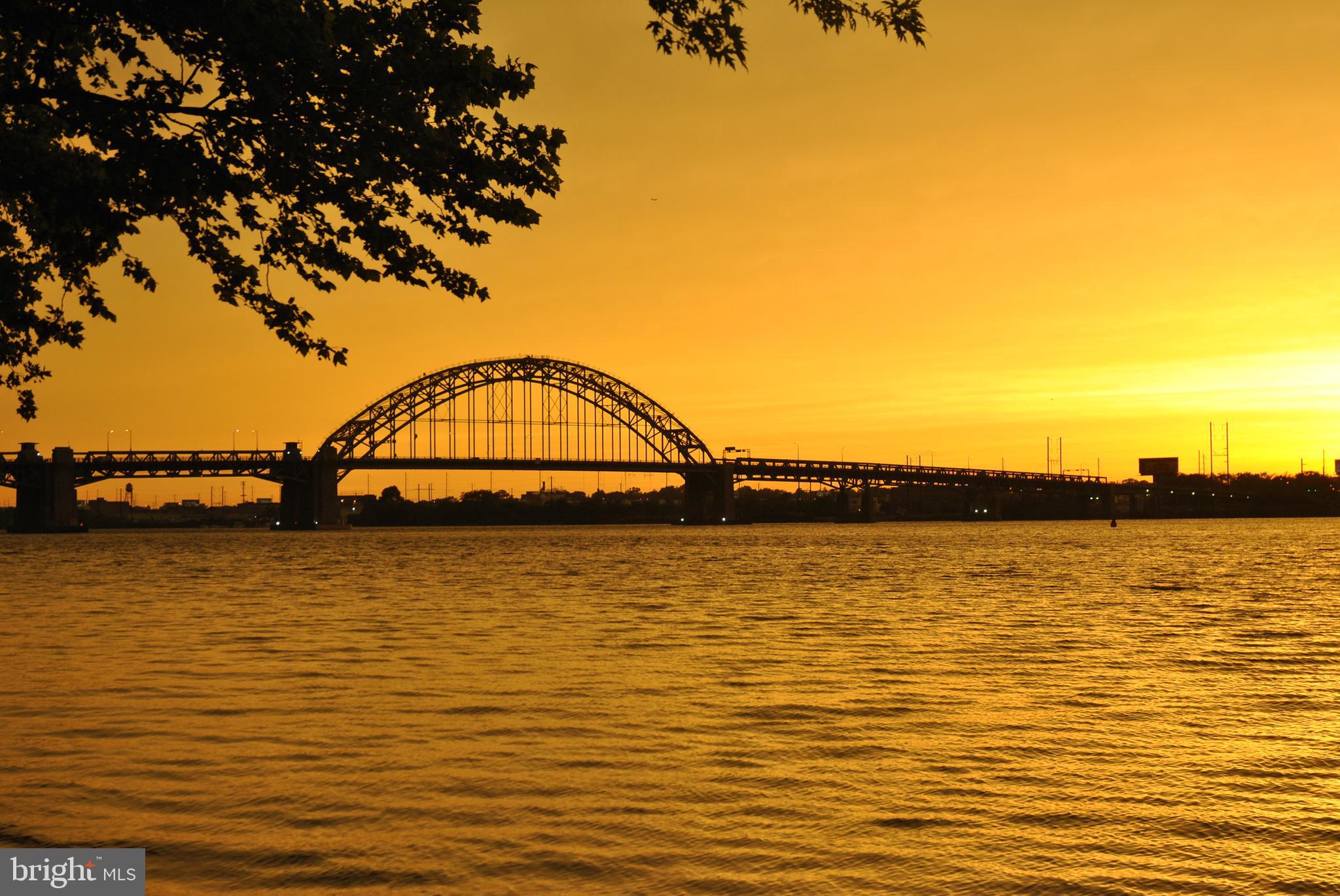 RIVERFRONT - Residential