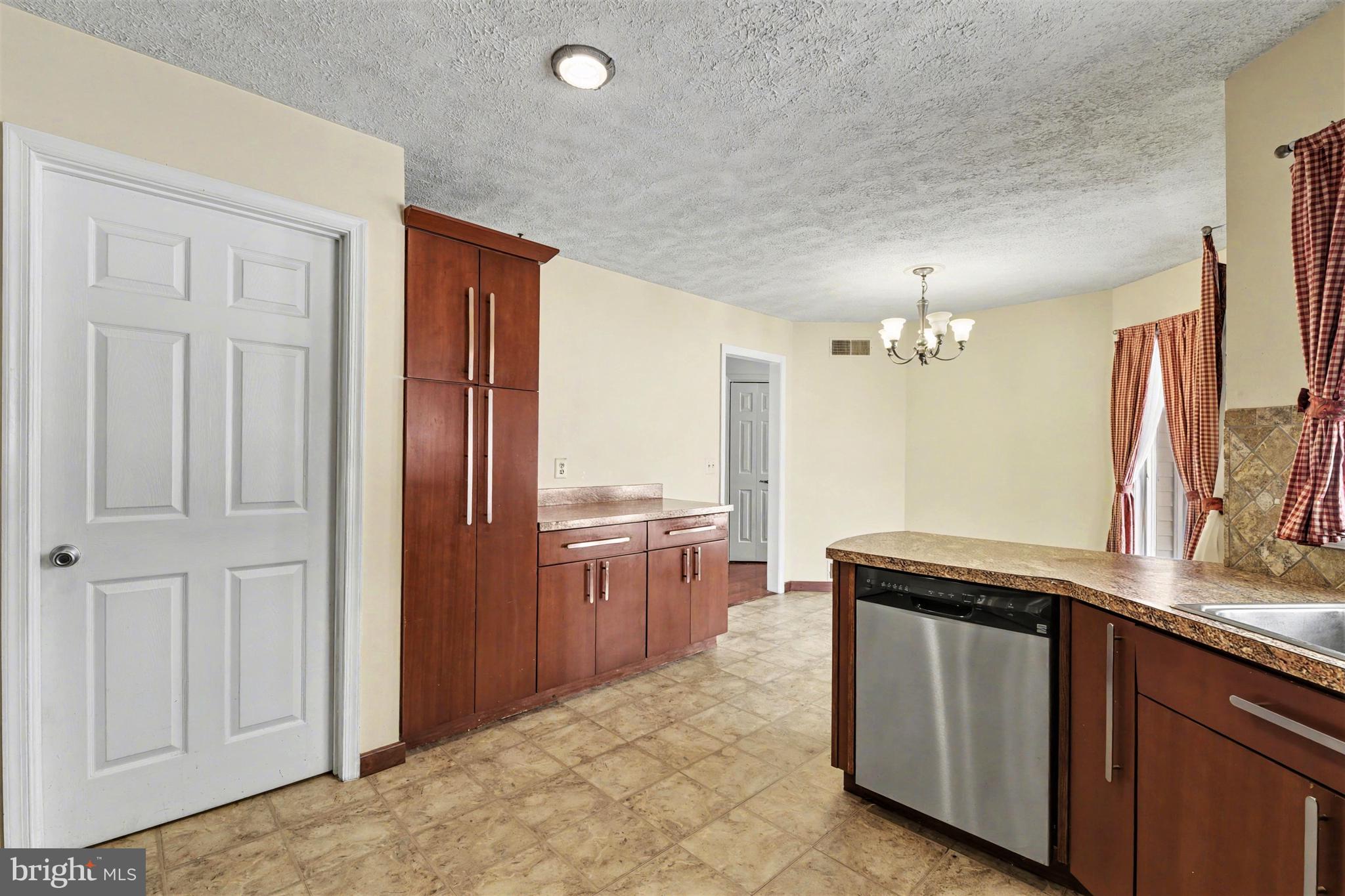 HONEYSUCKLE HOLLOW - Residential