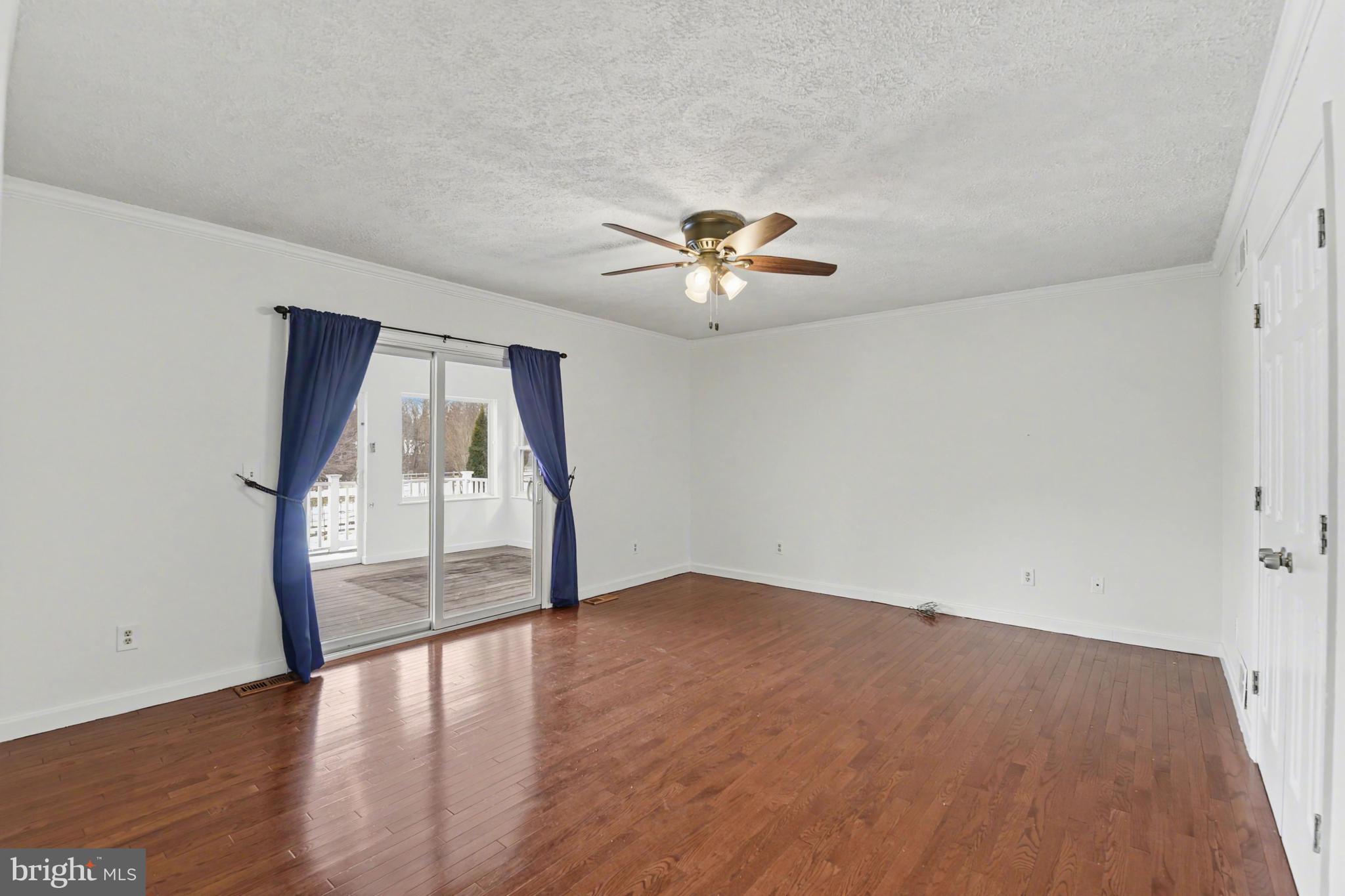 HONEYSUCKLE HOLLOW - Residential