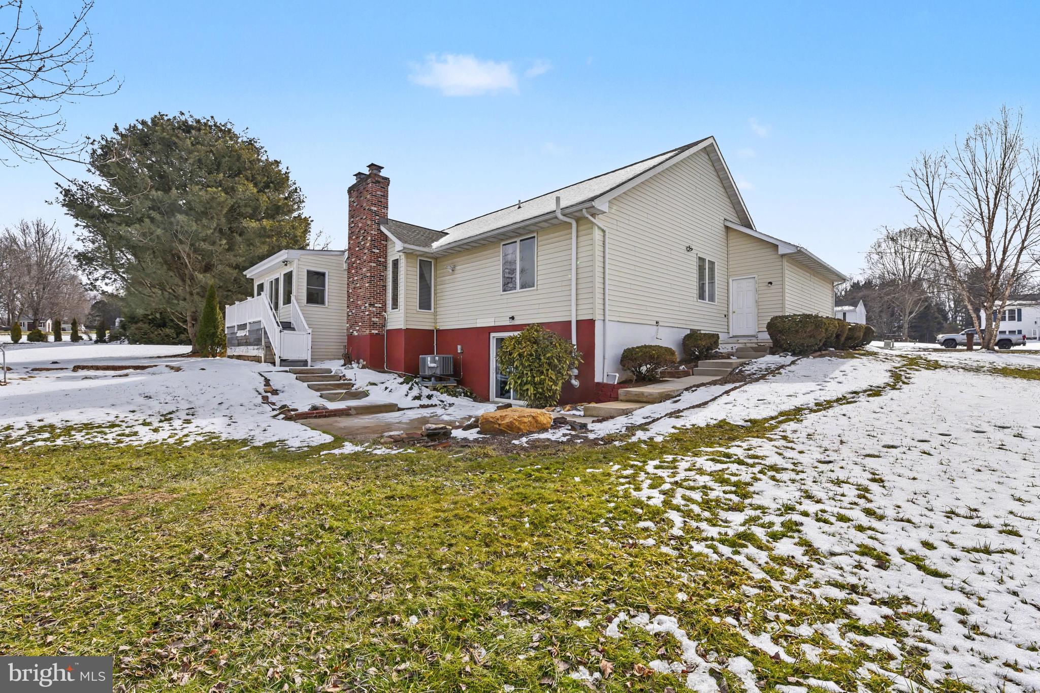 HONEYSUCKLE HOLLOW - Residential