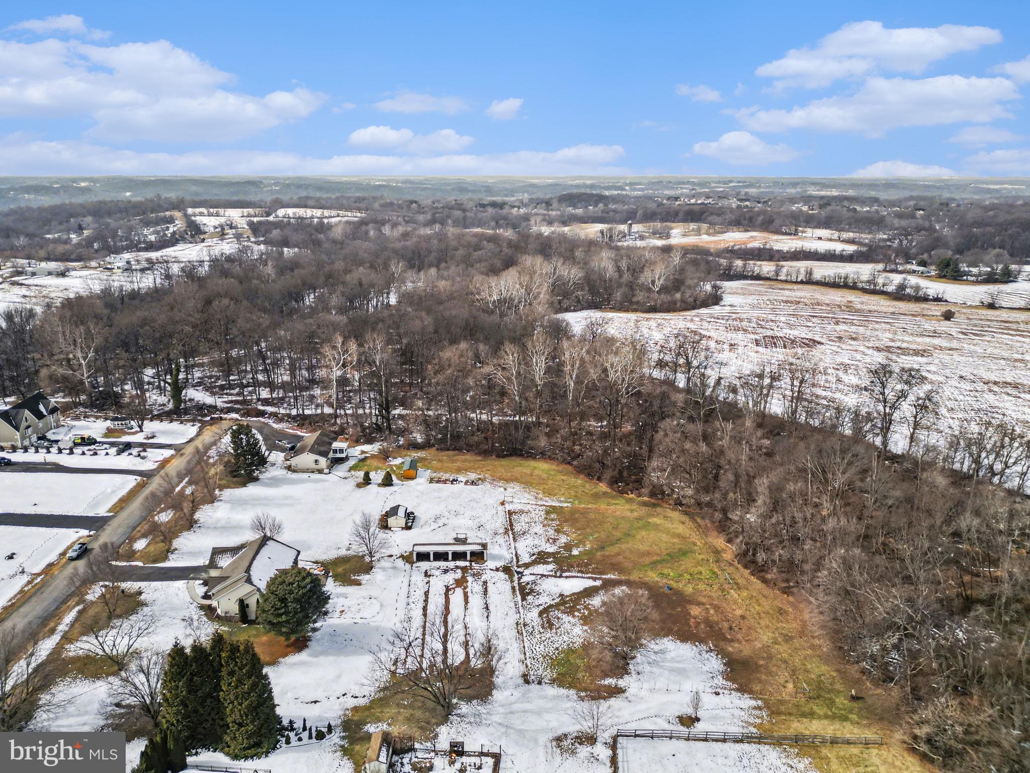 HONEYSUCKLE HOLLOW - Residential