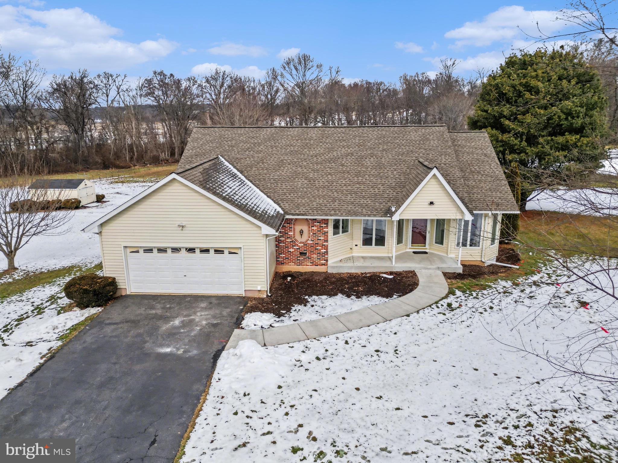 HONEYSUCKLE HOLLOW - Residential