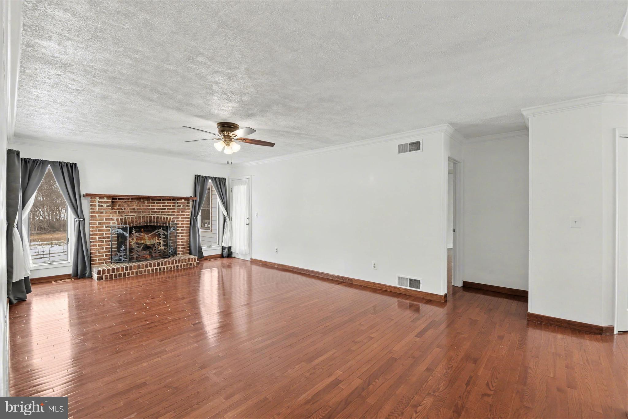 HONEYSUCKLE HOLLOW - Residential