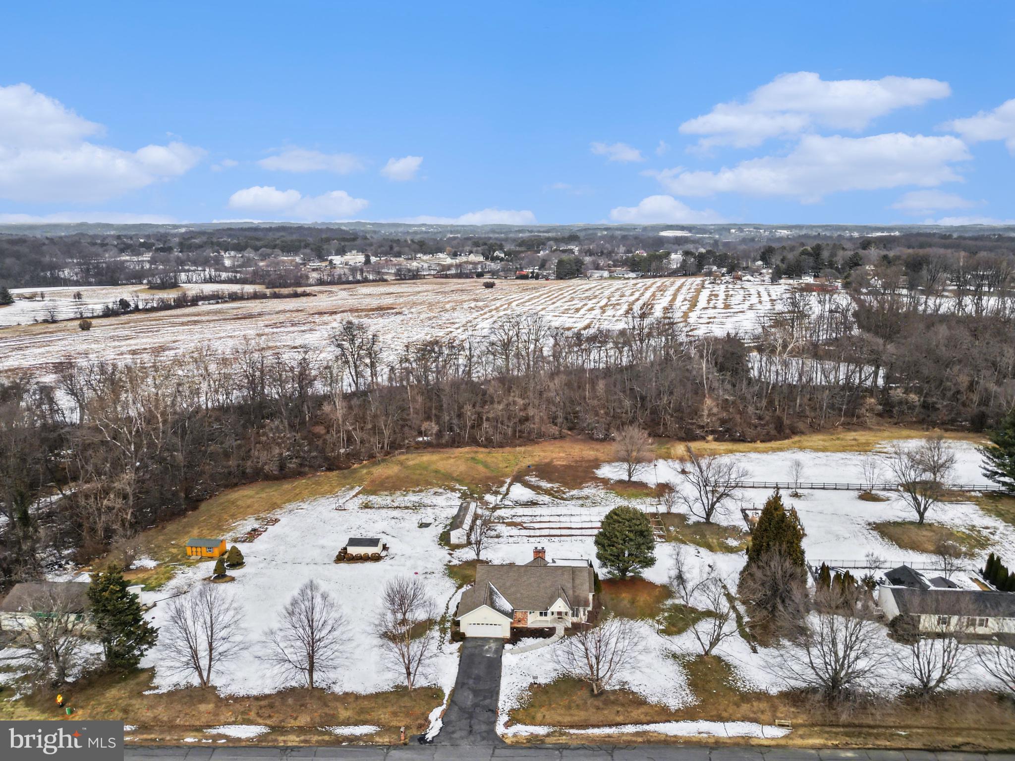 HONEYSUCKLE HOLLOW - Residential