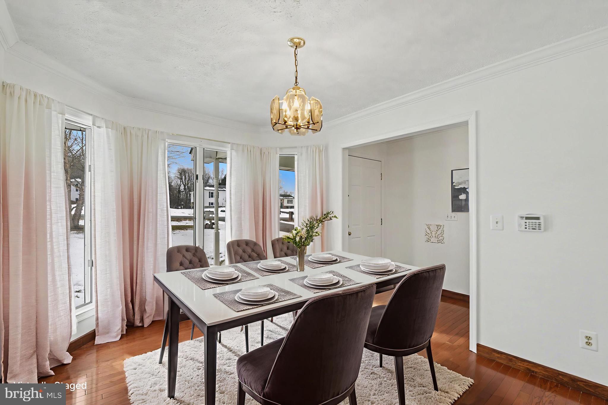 HONEYSUCKLE HOLLOW - Residential