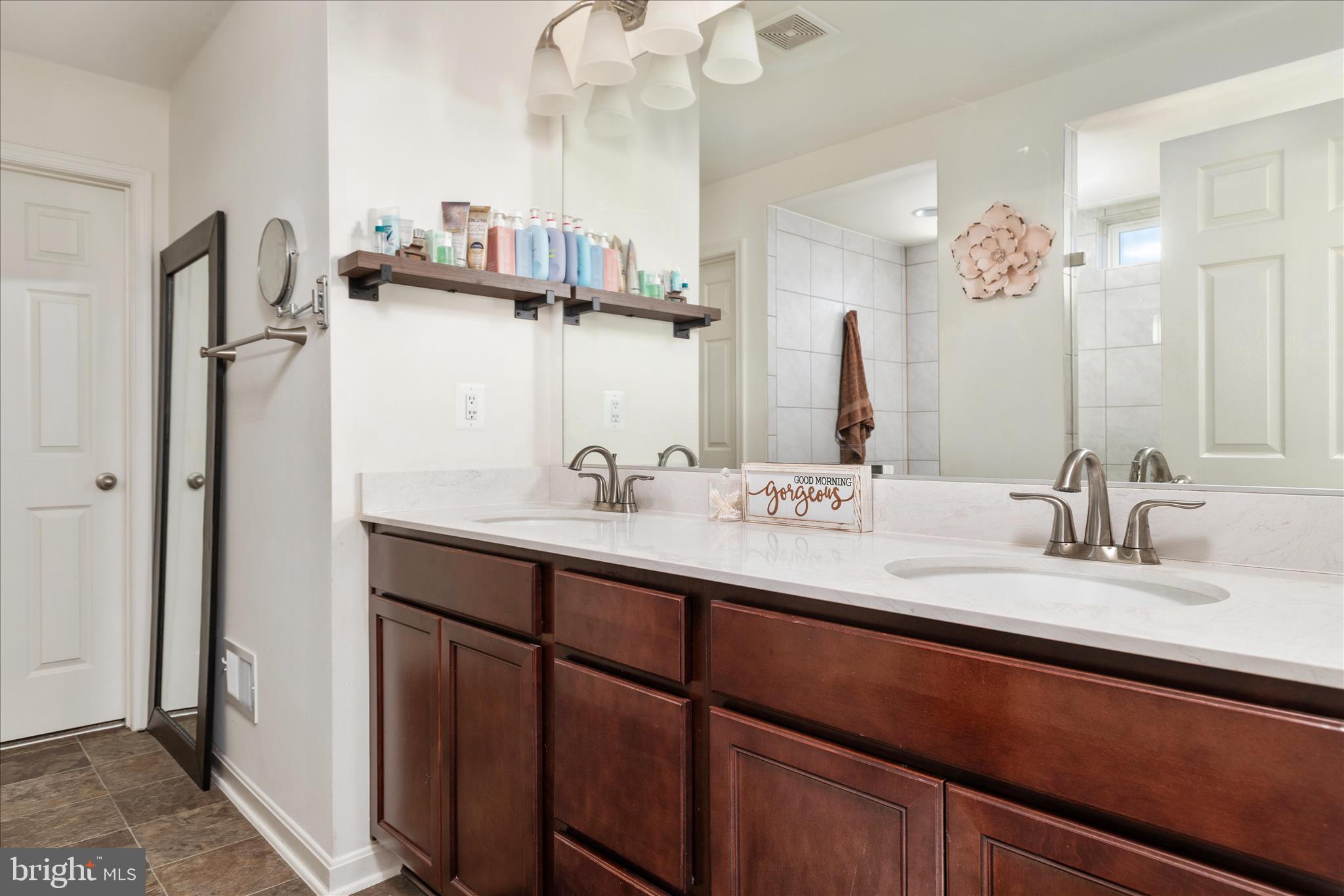 SOUTHERN HILLS - Residential