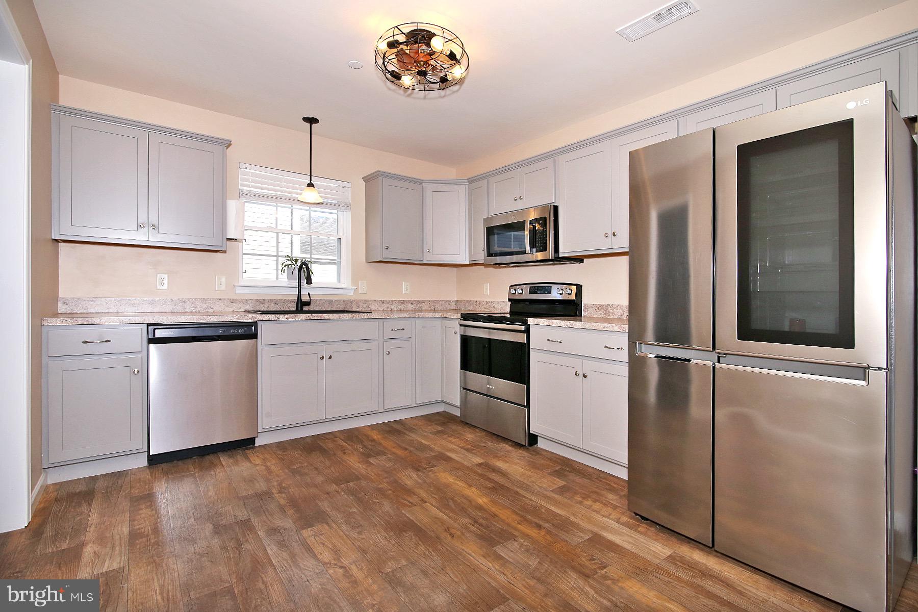 TRAIL SIDE - Residential