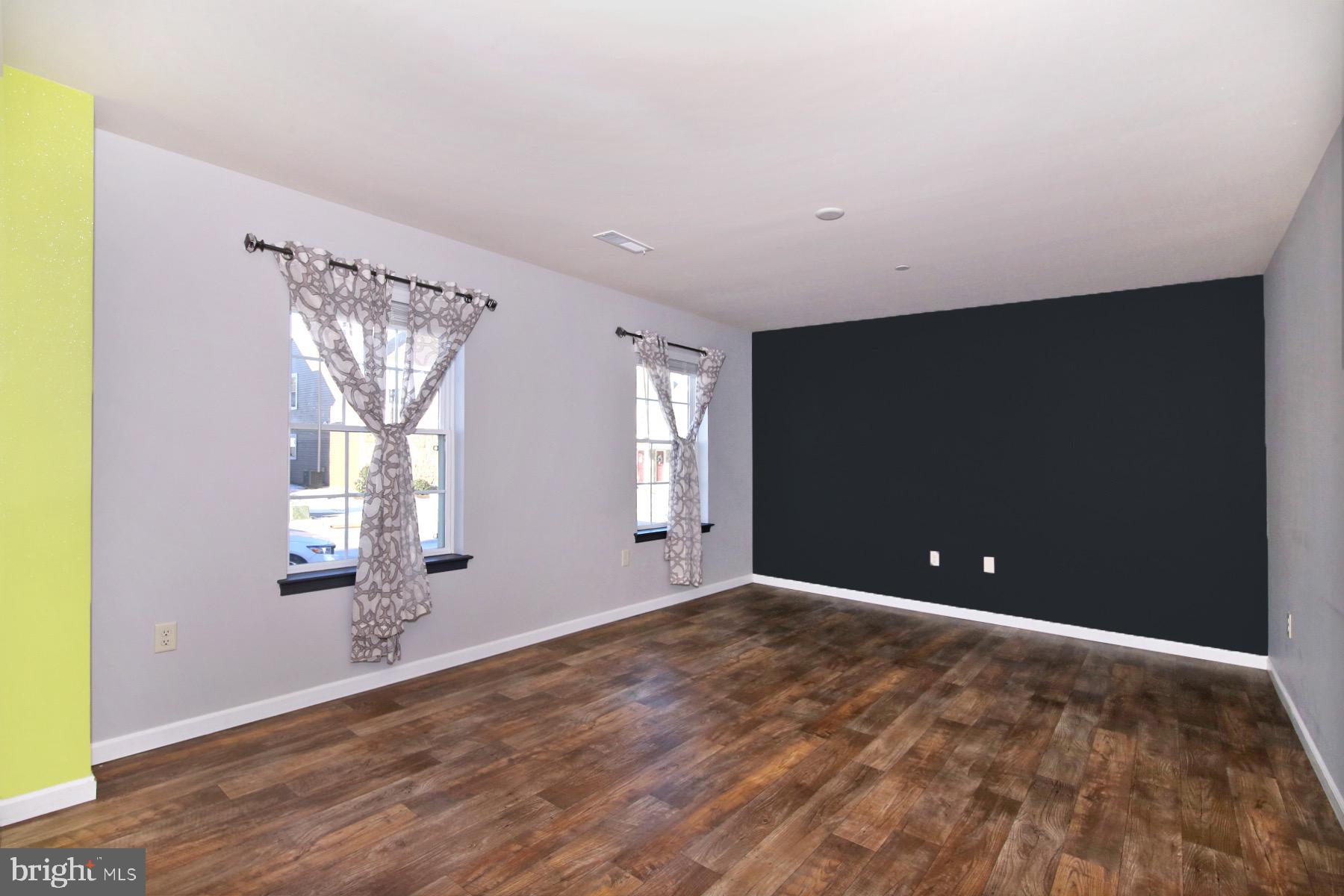 TRAIL SIDE - Residential