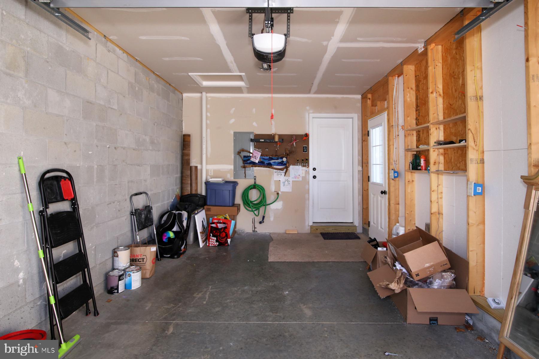 TRAIL SIDE - Residential