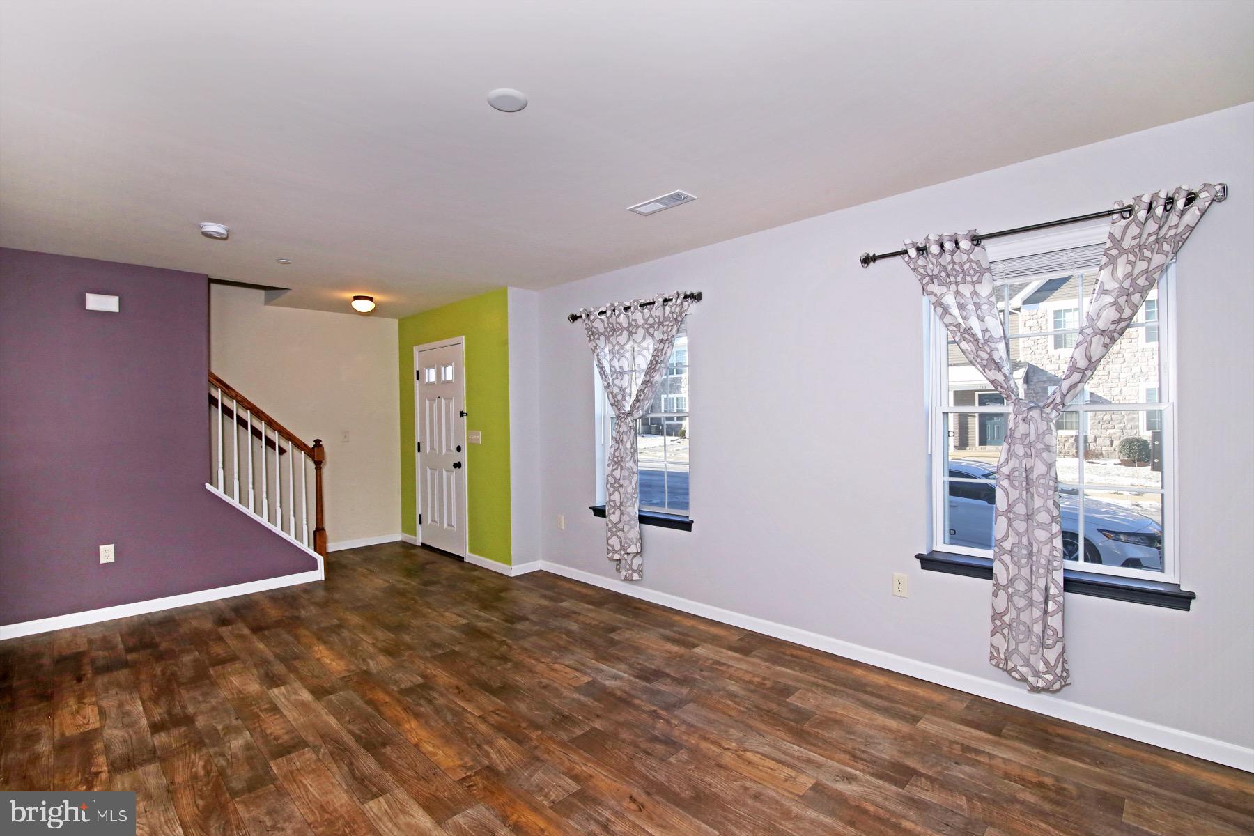 TRAIL SIDE - Residential