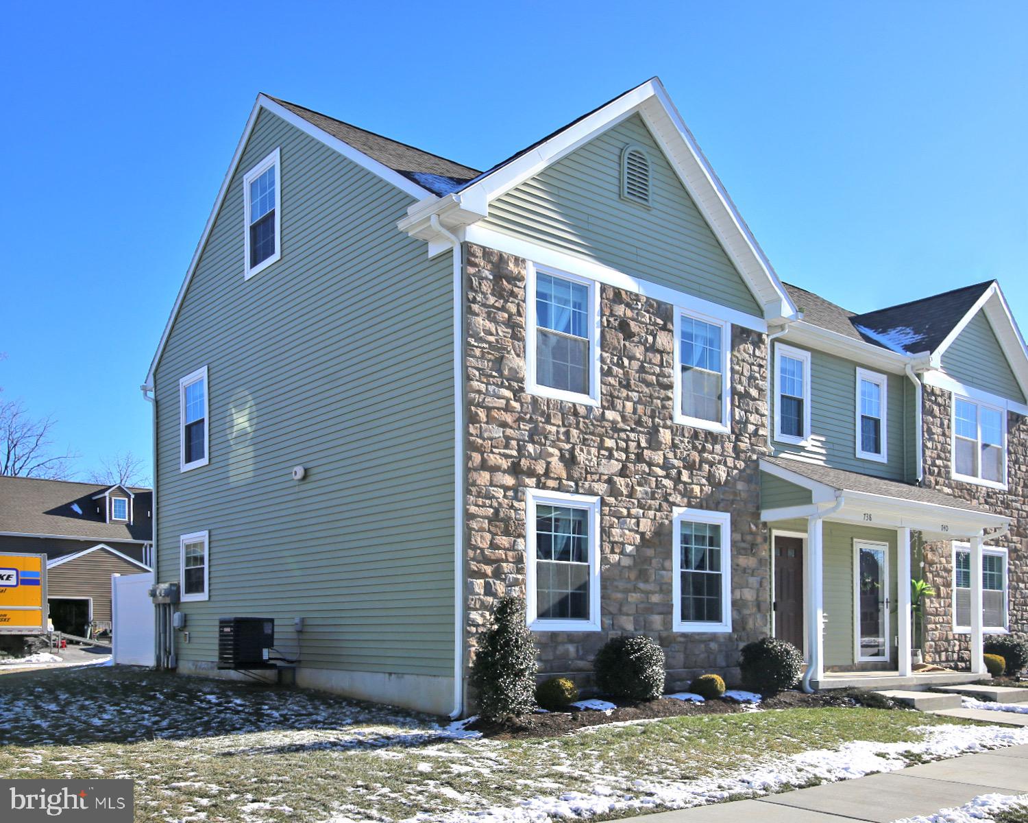 TRAIL SIDE - Residential